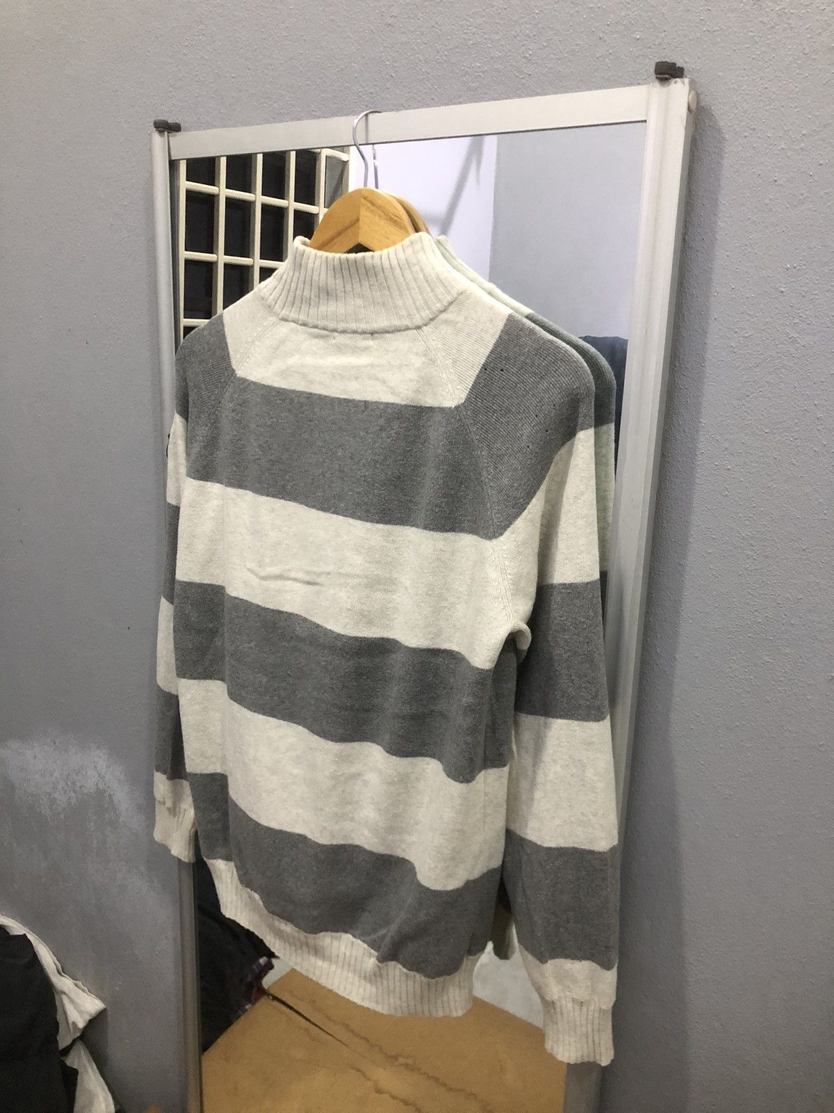 Eddie Bauer × Japanese Brand Vintage Eddie Bauer Striped distressed Sweatshirt Size US S / EU 44-46 / 1 - 13 Thumbnail