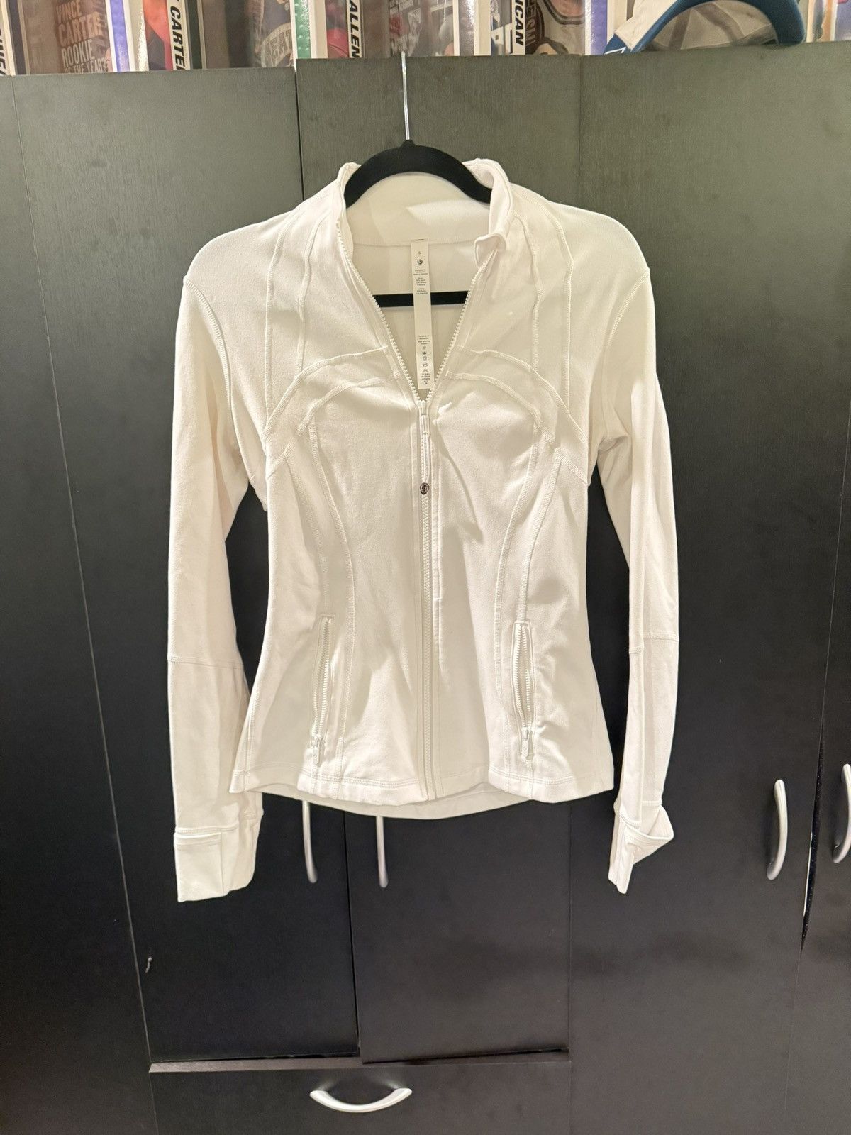 Lululemon Lululemon Define Jacket White Size M / US 6-8 / IT 42-44 - 1 Thumbnail