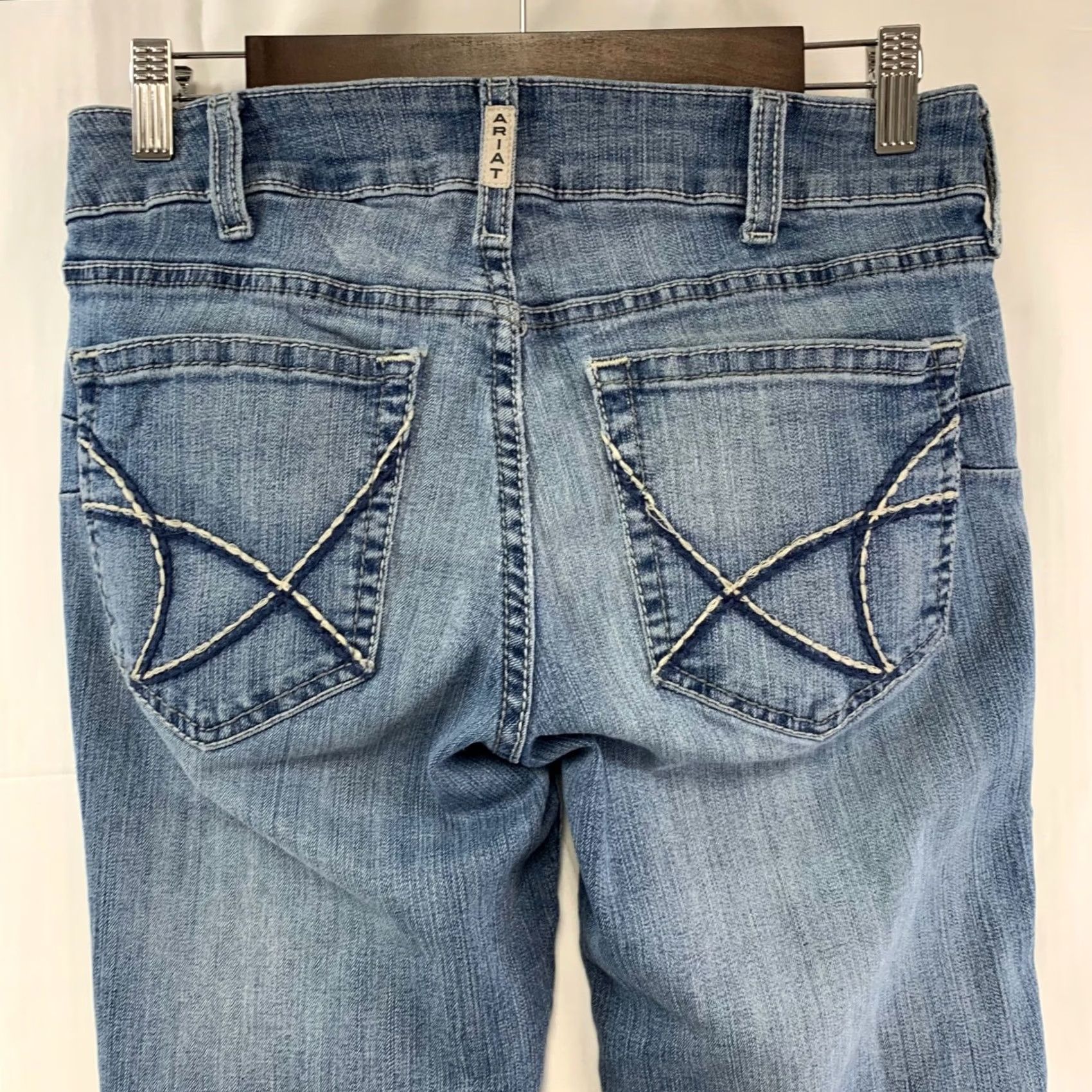 Ariat Ariat REAL Denim Skinny Jeans Womens 30R Medium Wash Blue Embroidered Pockets 5-Pocket Design Stretch Slim Rise Mid Denim Jeans Womens Size 24" / US 00 / IT 34 - 7 Thumbnail