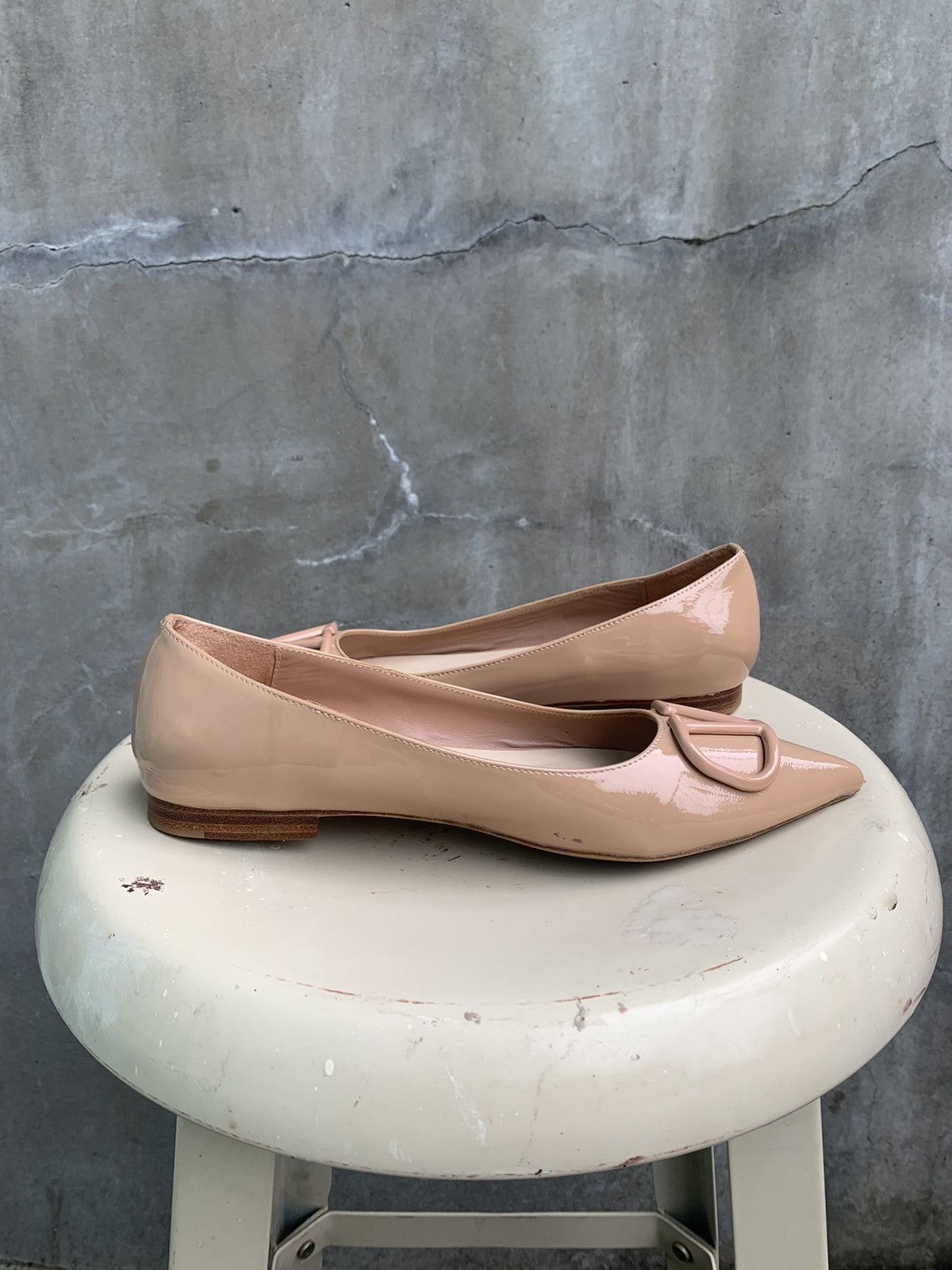 Valentino V Logo Pointed Patent Leather Pumps Size US 8 / IT 38 - 5 Thumbnail