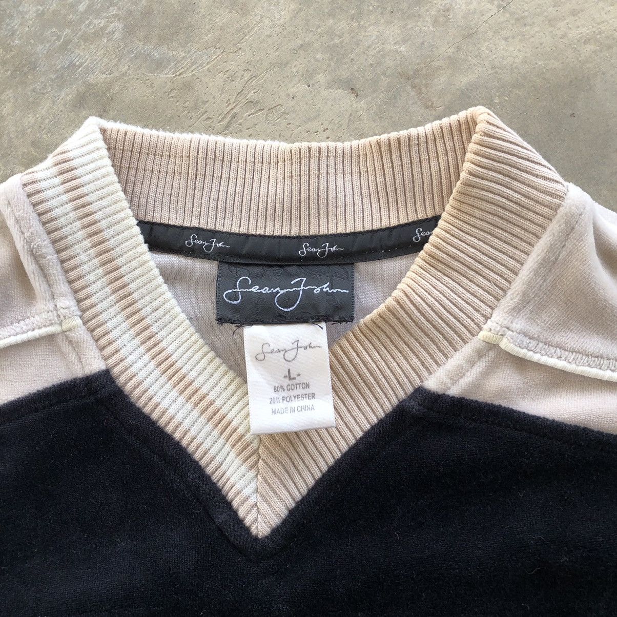 SEAN JOHN Rare Design Velvet V-neck Sweatshirt