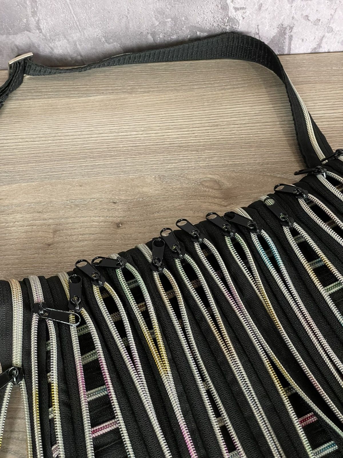 Japanese Brand Vintage Zipper Shoulder Bag Avant Garde 90s Streetwear Size ONE SIZE - 12 Thumbnail