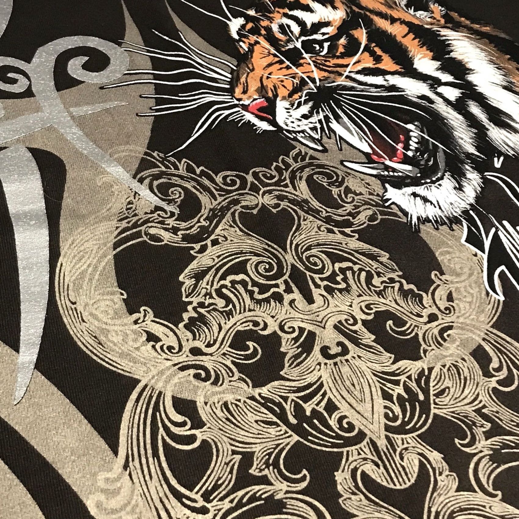 Vintage VINTAGE Alstyle Men T-Shirt Tribal Bengal Tiger Graphic Preshrunk Short Sleeve L Brown Crew Neck 2000s Y2K Wildlife Retro Tigers Logo Mens Size US L / EU 52-54 / 3 - 4 Thumbnail