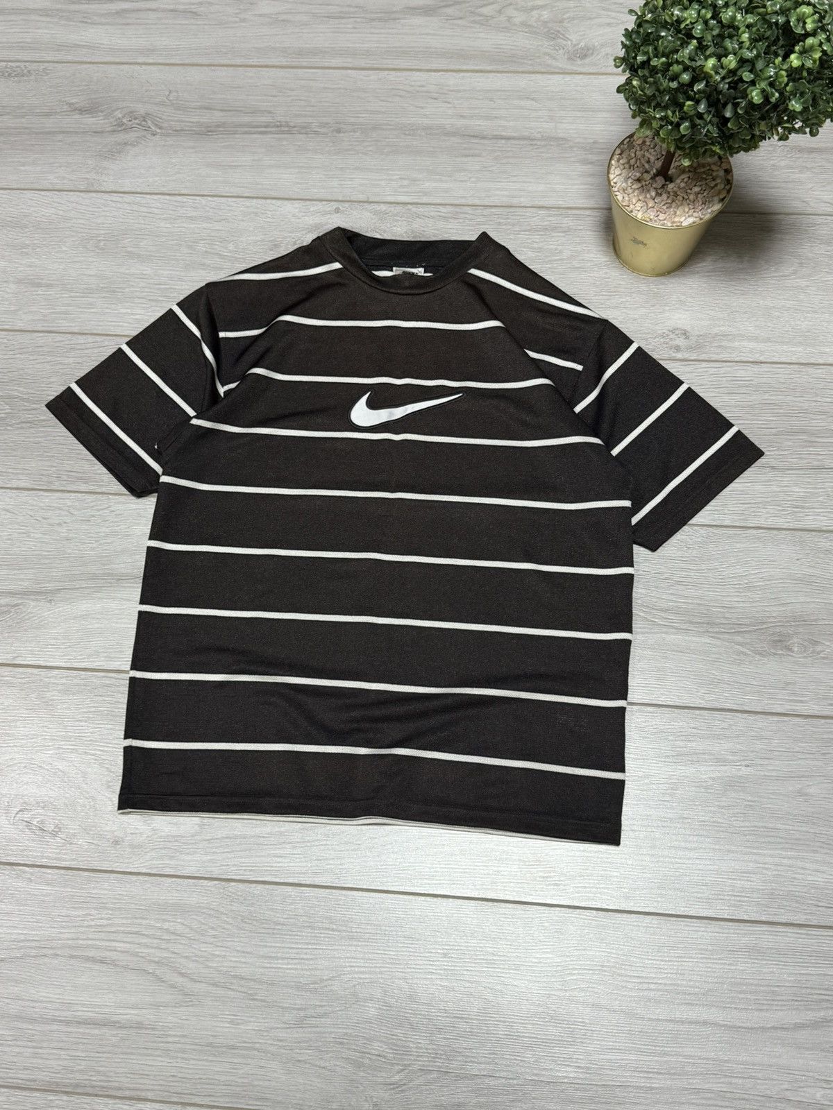 Nike Nike vintage striped 90s vintage big swoosh tee shirt Size US S / EU 44-46 / 1 - 2 Thumbnail
