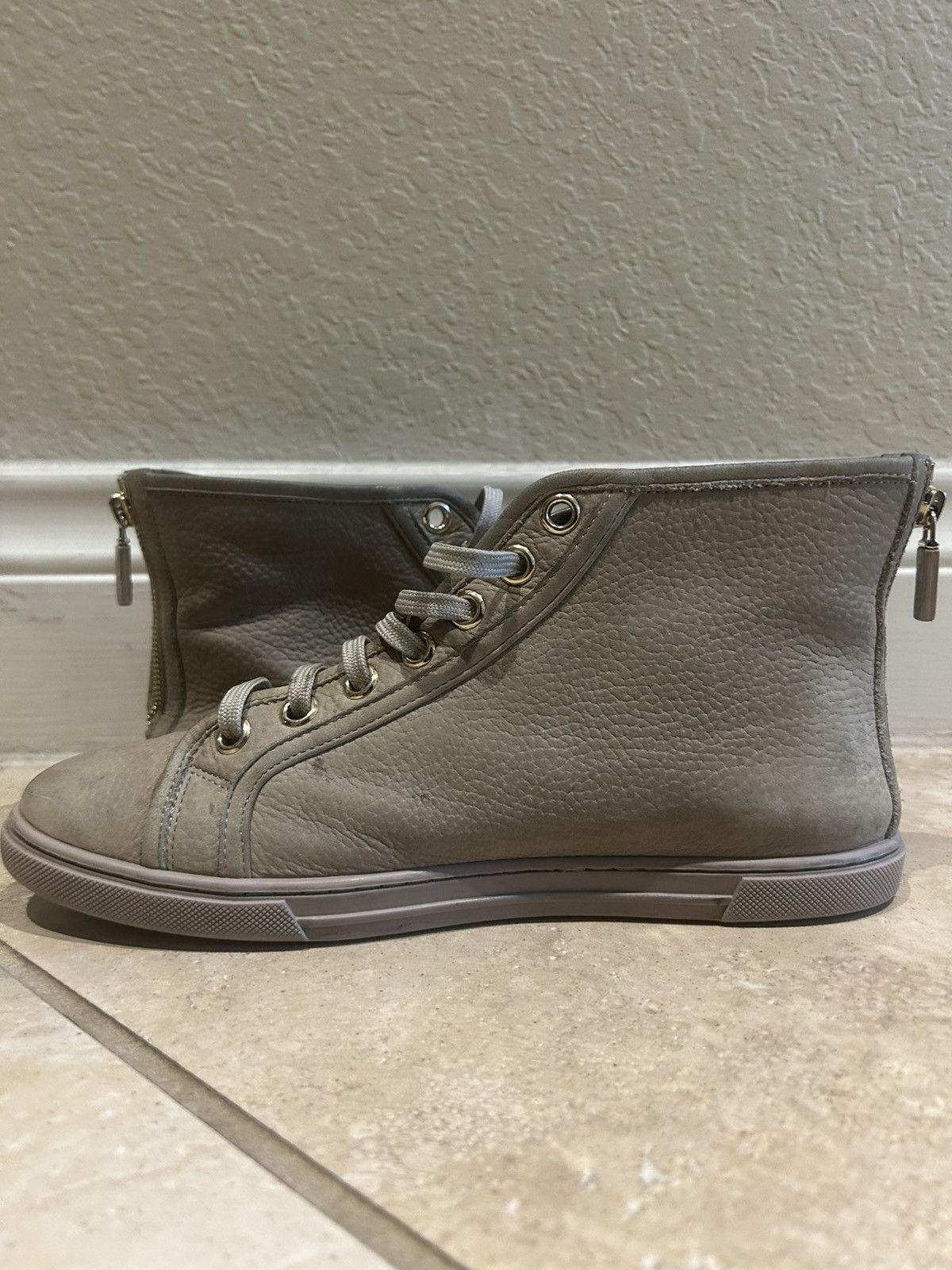 Louis Vuitton Louis Vuitton Taupe Leather hightop sneaker 39/8.5 Size US 8.5 / IT 38.5 - 5 Thumbnail
