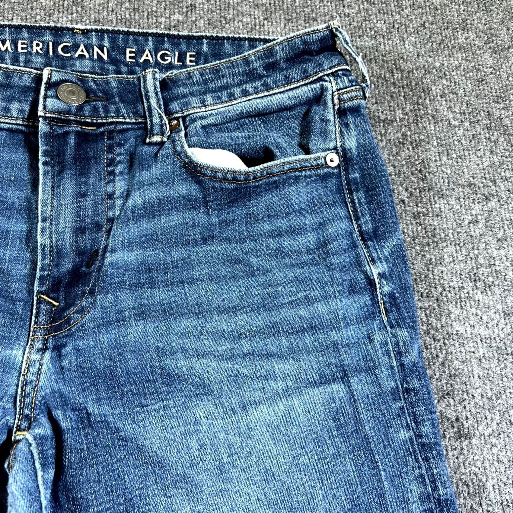 American Eagle Outfitters American Eagle Outfitters Jeans Men 32x30 Blue Denim Medium Wash Straight Leg / 5-Pocket Design / Button Closure / Regular Fit Size US 32 / EU 48 - 2 Thumbnail