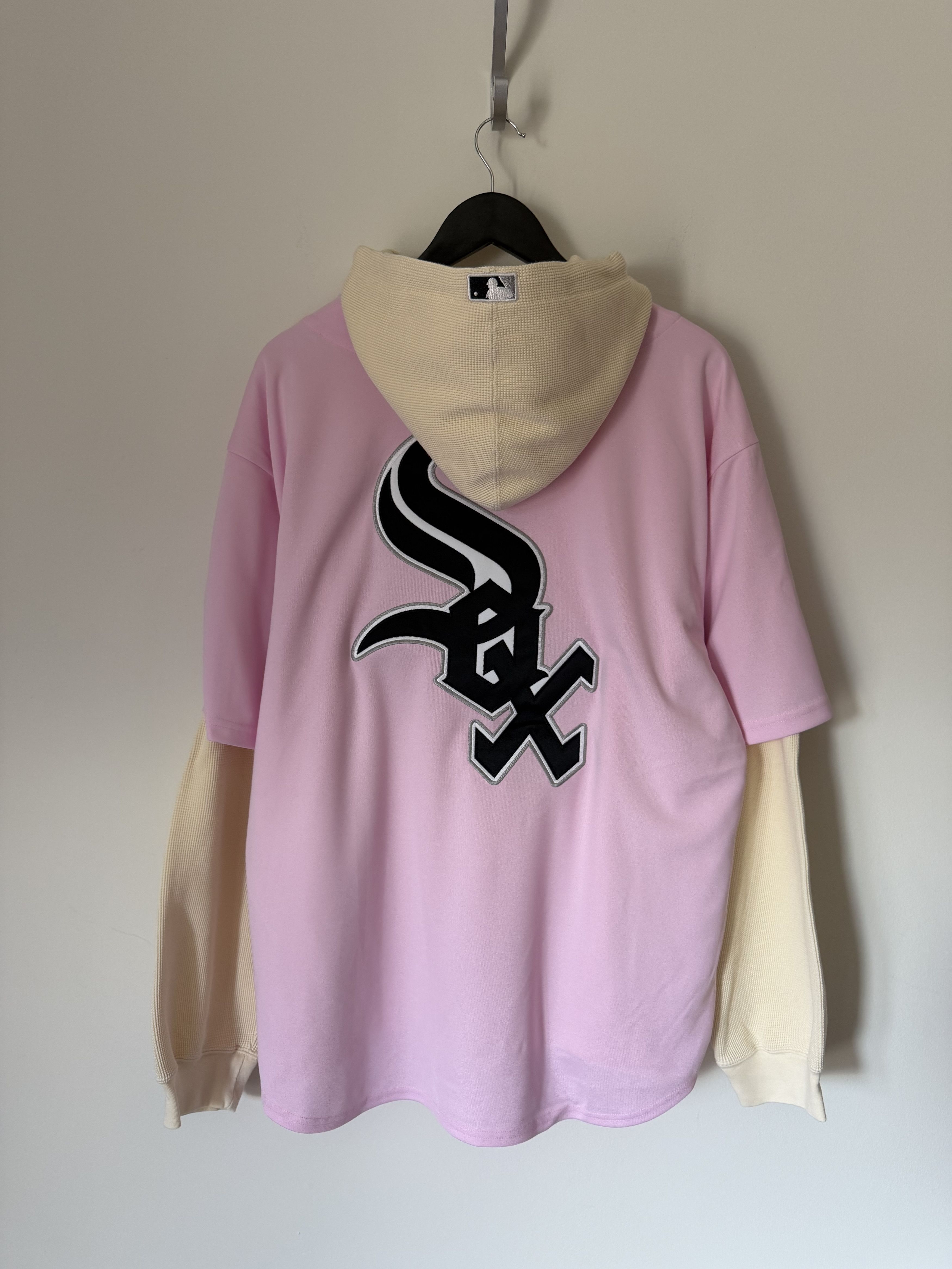 MLB × Supreme Supreme Chicago White Sox Hooded Baseball Jersey in Pink Size US XL / EU 56 / 4 - 5 Thumbnail