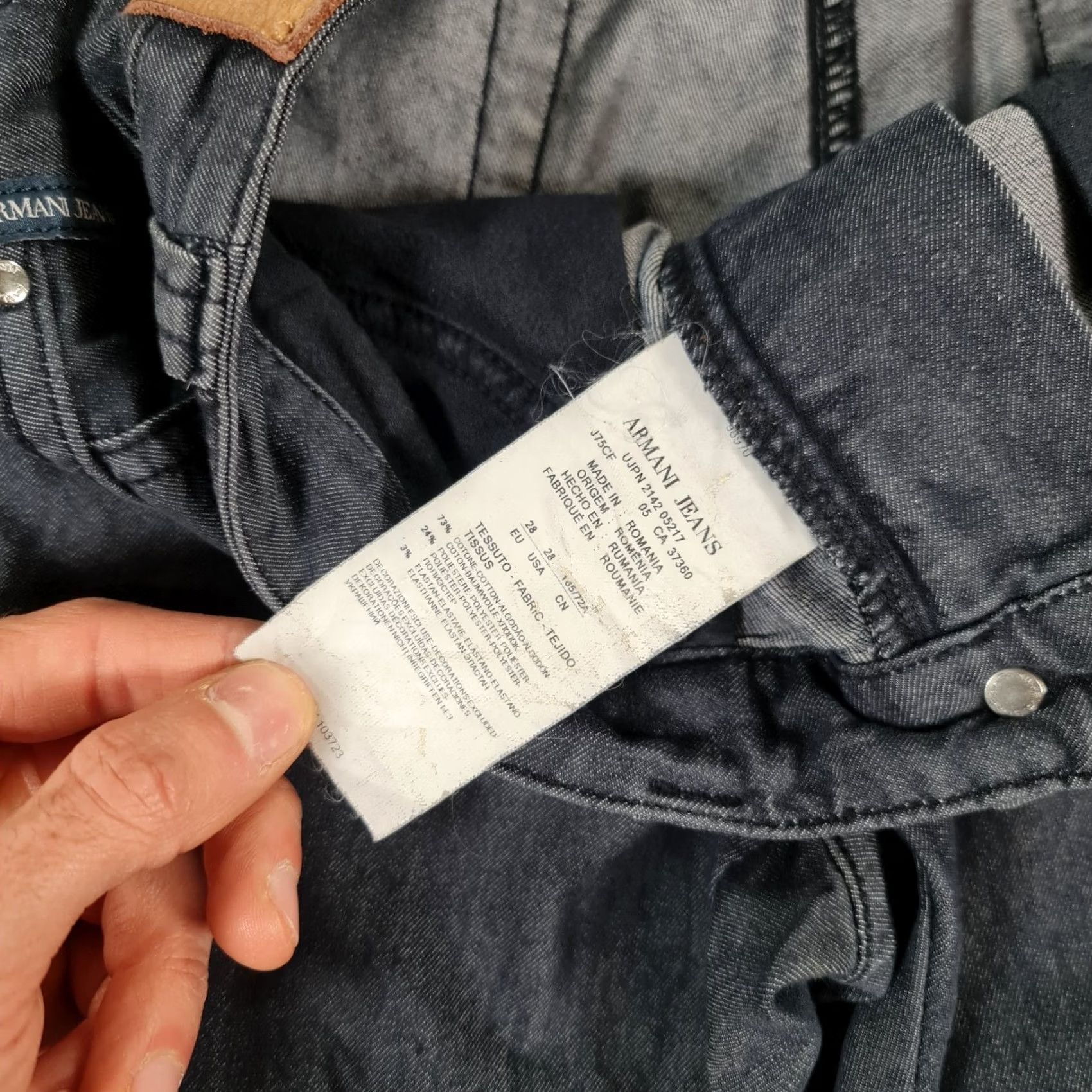 Vintage Armani Jeans Jeans Blue W28 L34 Regular Fit Straight Leg Mid Rise Denim Womens Jeans Size 28" / US 6 / IT 42 - 5 Thumbnail