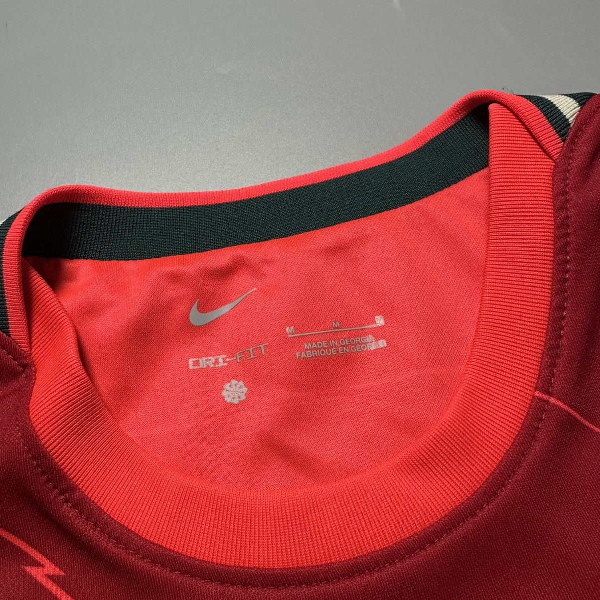 Vintage LIVERPOOL NIKE 2021/2022 FOOTBALL HOME JERSEY #20 DIOGO JOTA Size US M / EU 48-50 / 2 - 9 Thumbnail