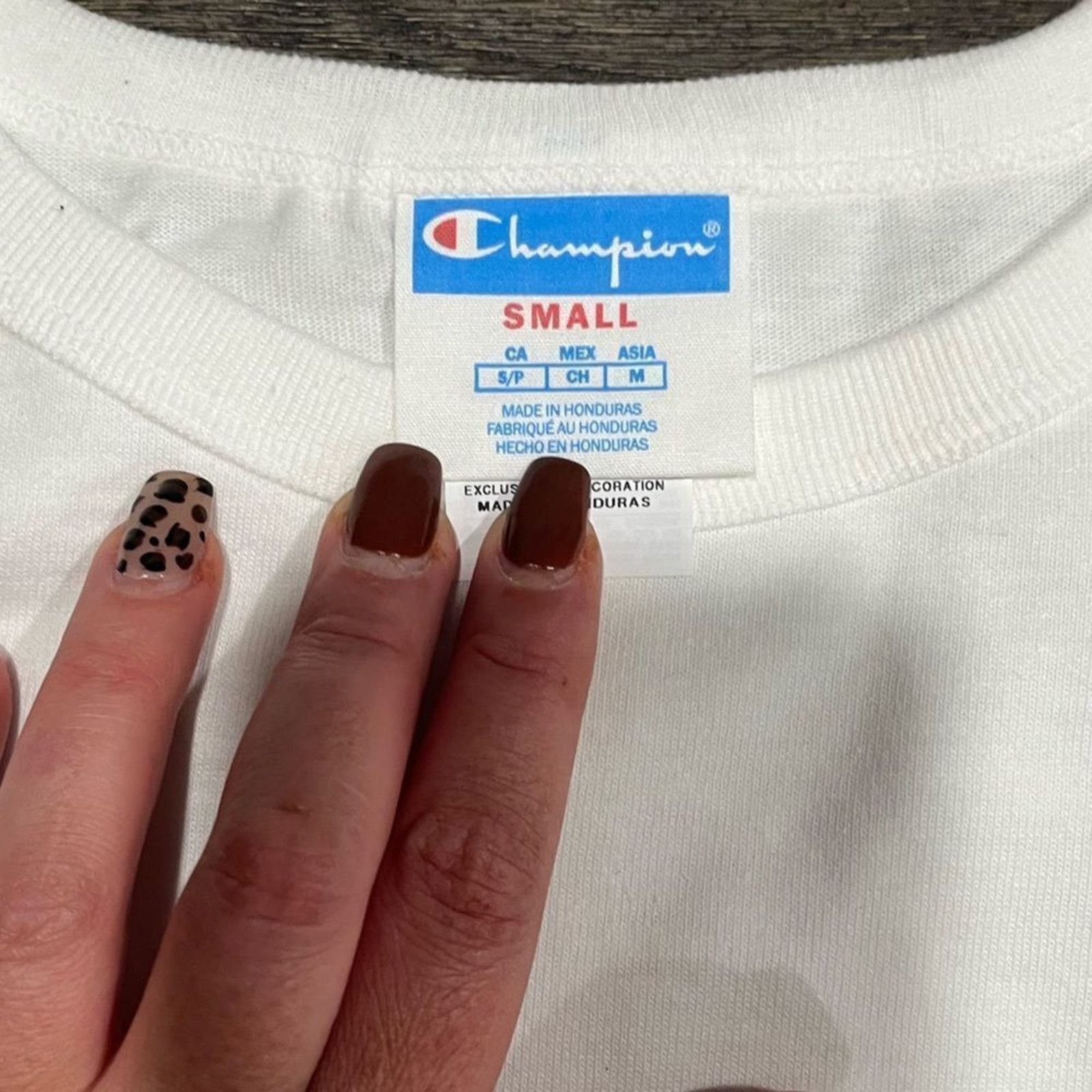 Champion NWT Champion White Floral Graphic Crop Top - Size S Size S / US 4 / IT 40 - 5 Thumbnail