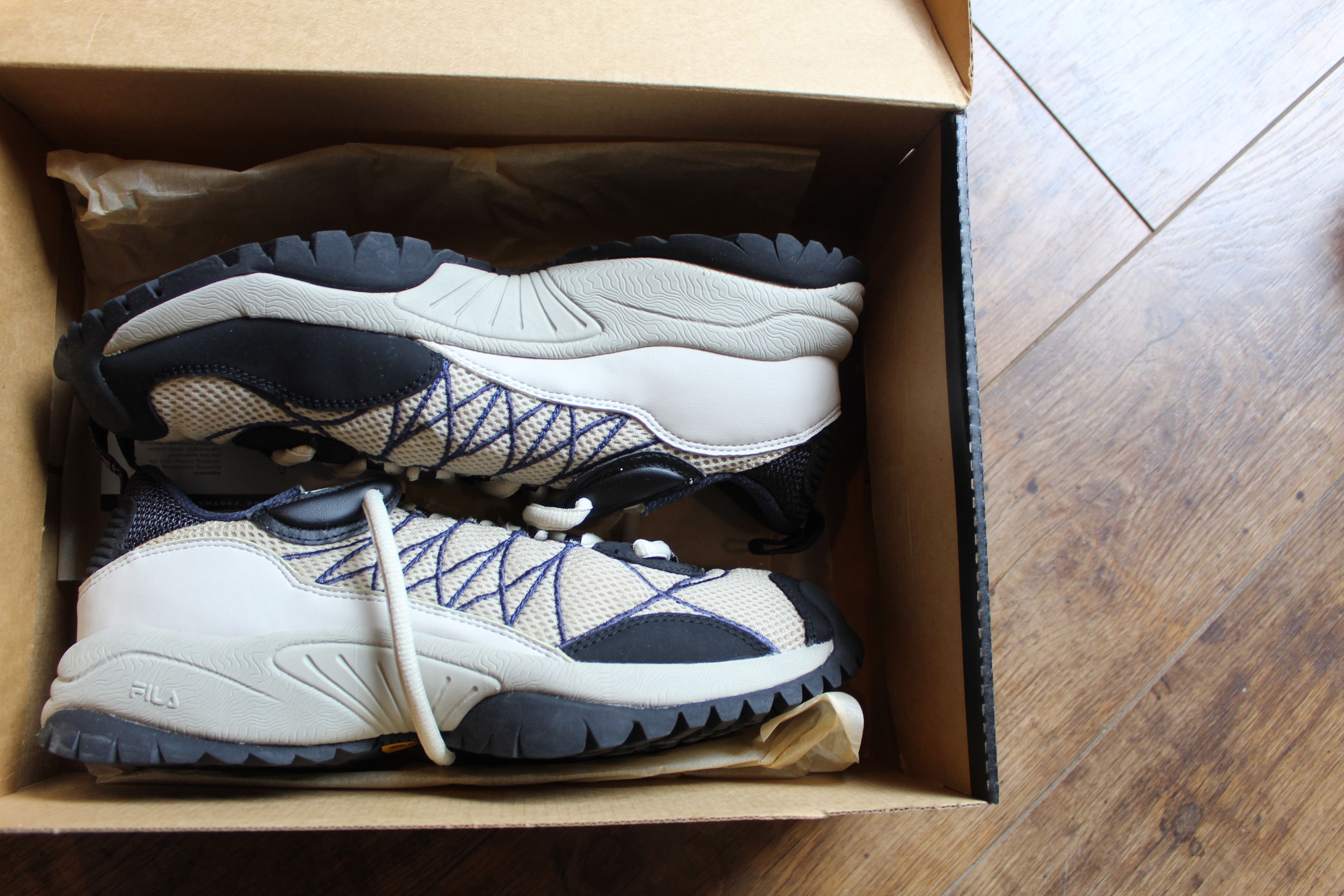 FILA Outdoor Switchback Synthetic (1998) – Off White/Blue