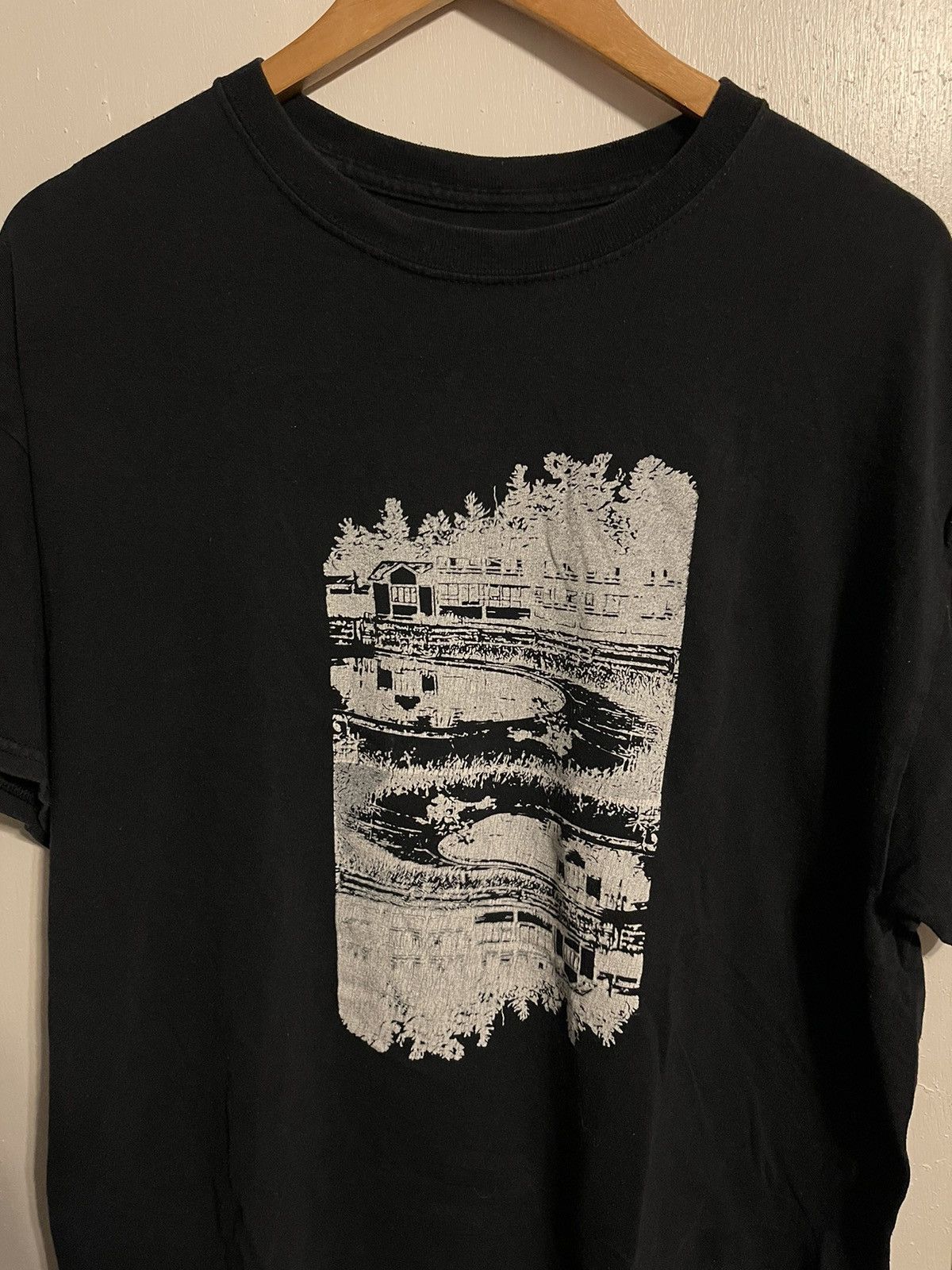 Japanese Brand Unavailable Reflection Tee Size US XL / EU 56 / 4 - 2 Thumbnail