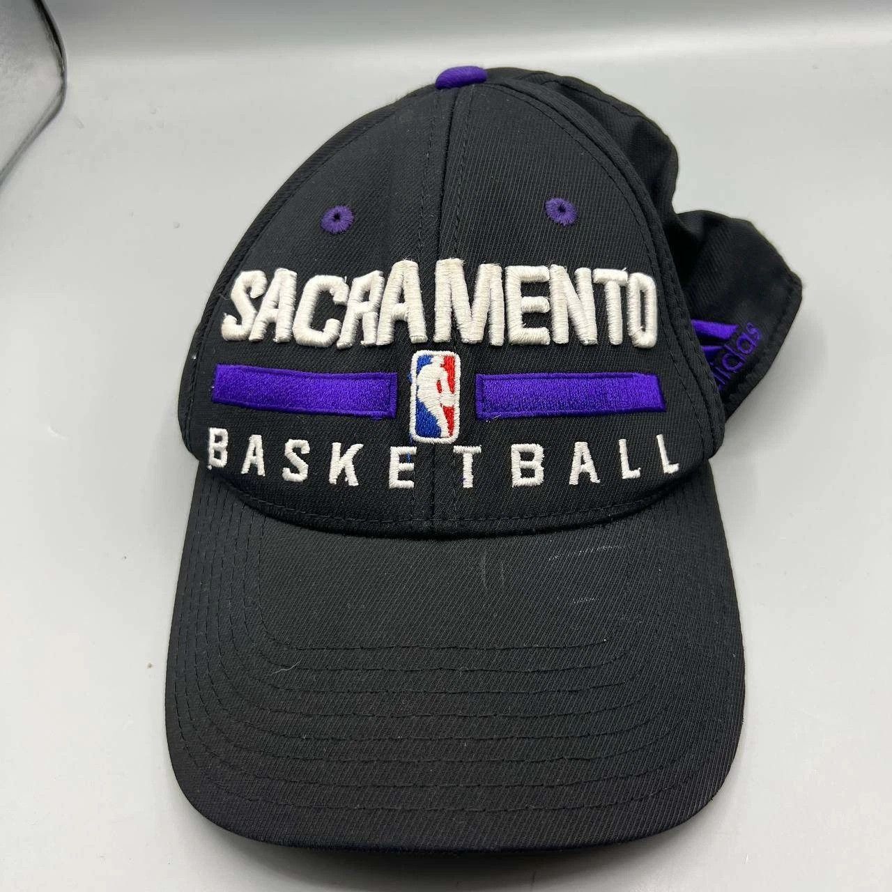Adidas Sacramento Kings Hat Men Adidas NBA Stretch Fitted Cap S-M Size ONE SIZE - 1 Thumbnail