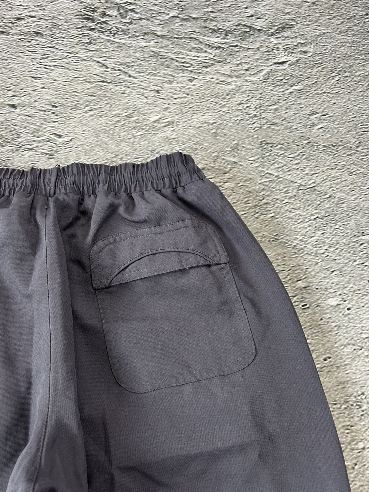 Umbro × Vintage Umbro nylon track pants vintage grey cargo parachute Size US 30 / EU 46 - 9 Thumbnail