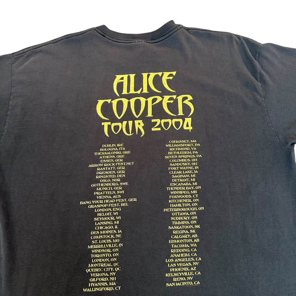 Band Tees Vintage Alice Cooper tour 2004 faded band shirt size XL Size US XL / EU 56 / 4 - 4 Thumbnail