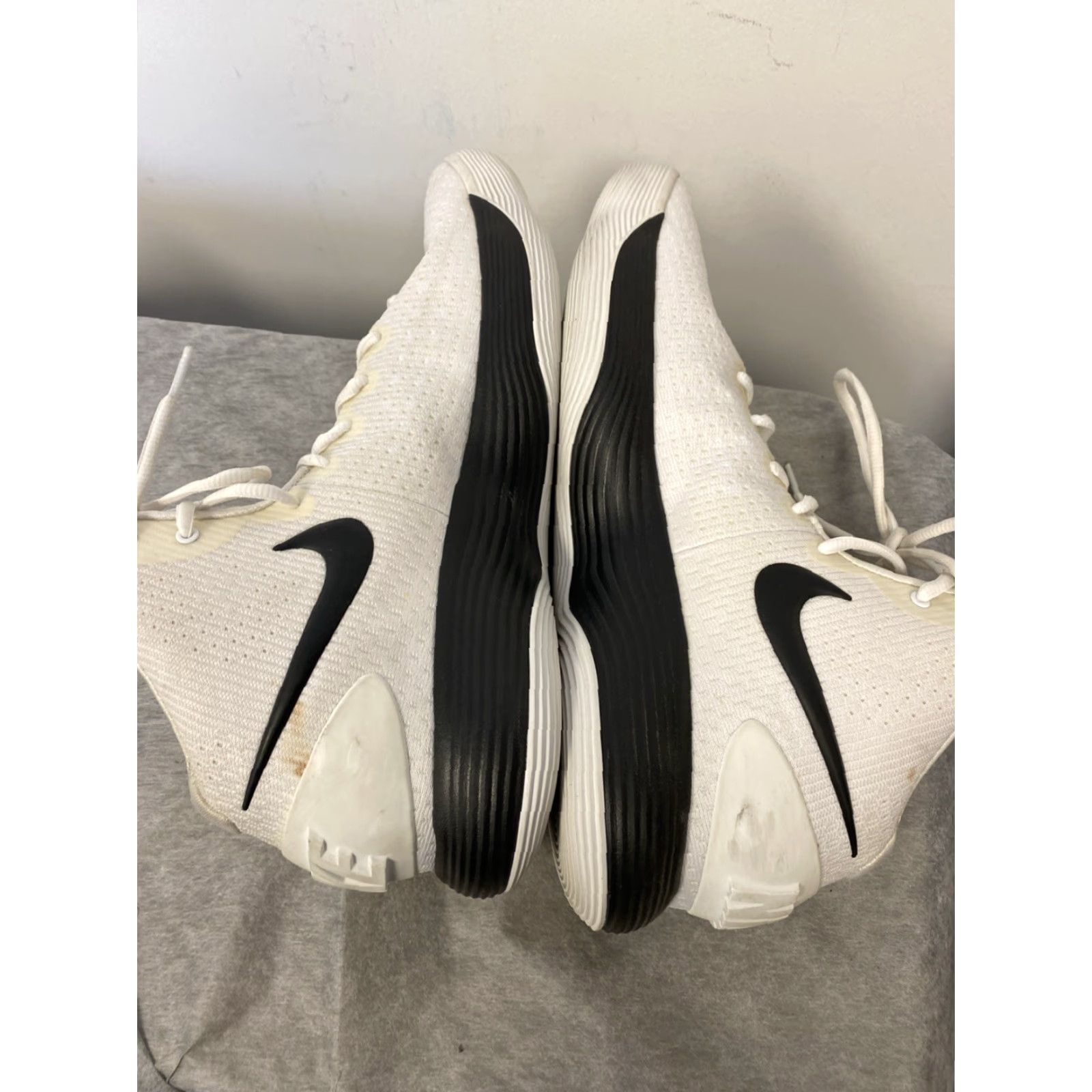Nike VINTAGE Nike Hyperdunk 2017 Sneaker Mens Adult White 13 14 White/Black 897808-100 Nike Hyperdunk 2017 Size US 13 / EU 46 - 6 Thumbnail