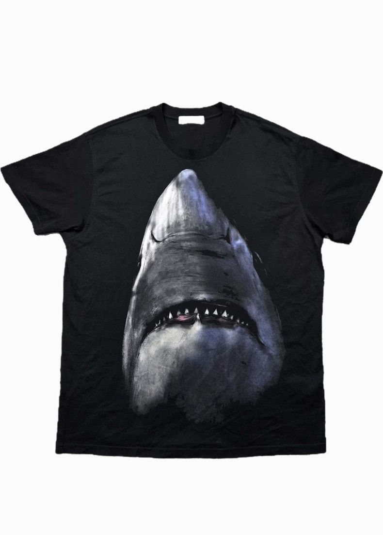 Givenchy Givenchy Shark Printed Short Sleeve T-Shirt Size US M / EU 48-50 / 2 - 1 Thumbnail