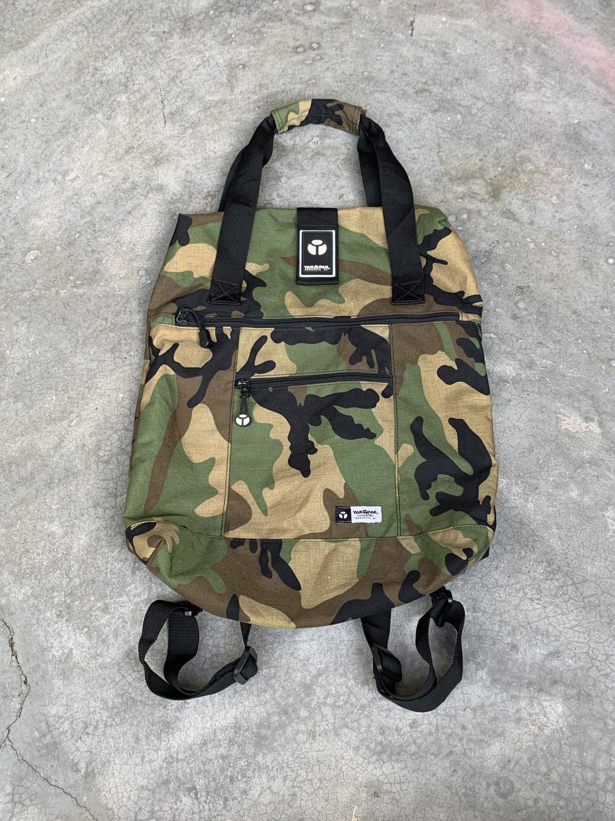 Vexed Generation YakPak Camoflauge 2 in 1 Tote + Bagpack Size ONE SIZE - 1 Thumbnail