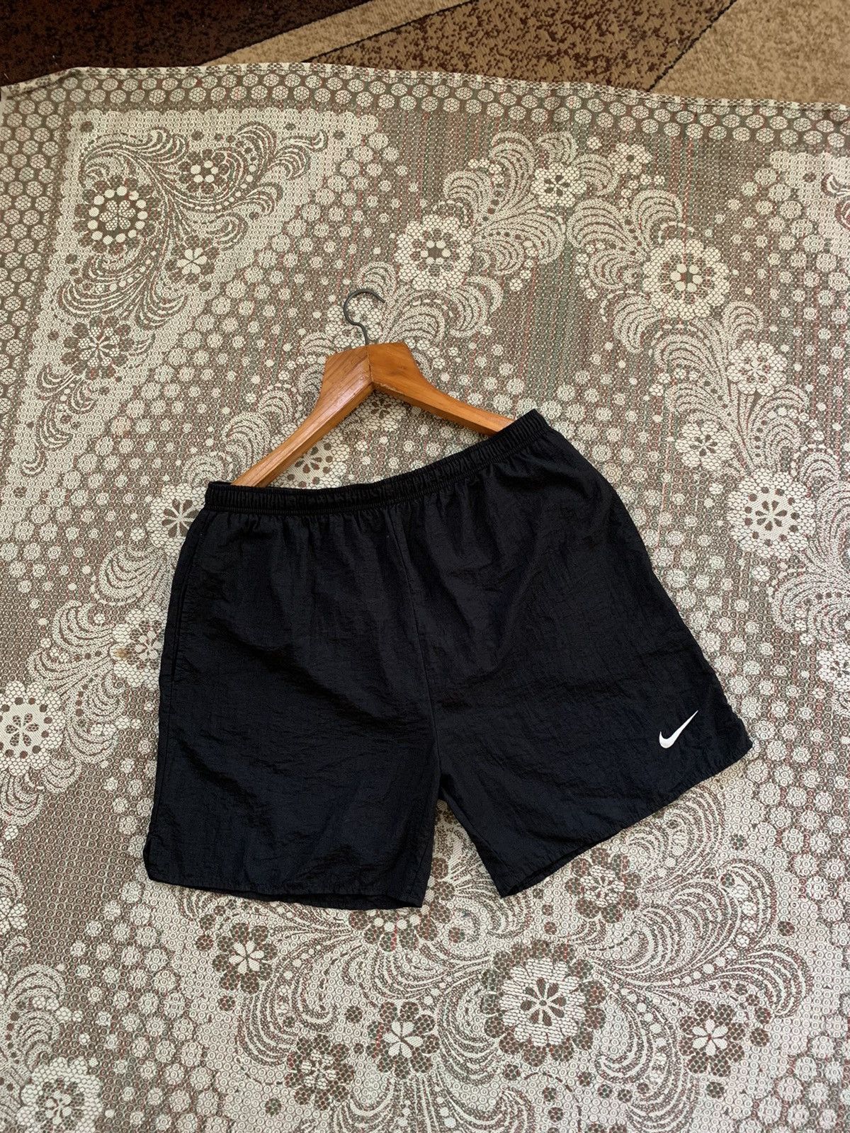 Nike × Vintage Nike vintage nylon shorts Size US 40 / EU 56 - 2 Thumbnail