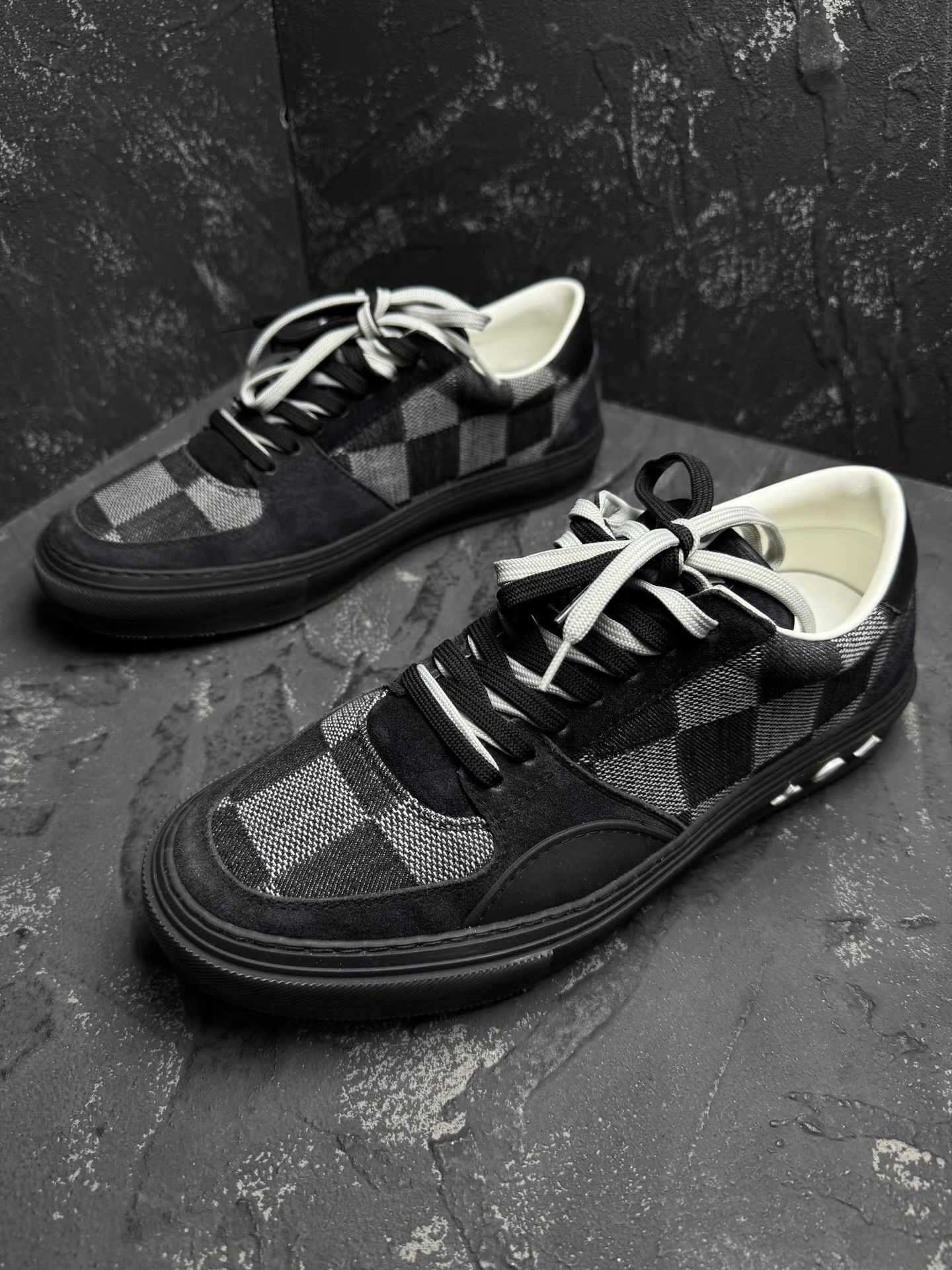 Louis Vuitton LV Ollie Black & White Checkerboard Sneakers Q10 Size US 8.5 / EU 41-42 - 1 Thumbnail