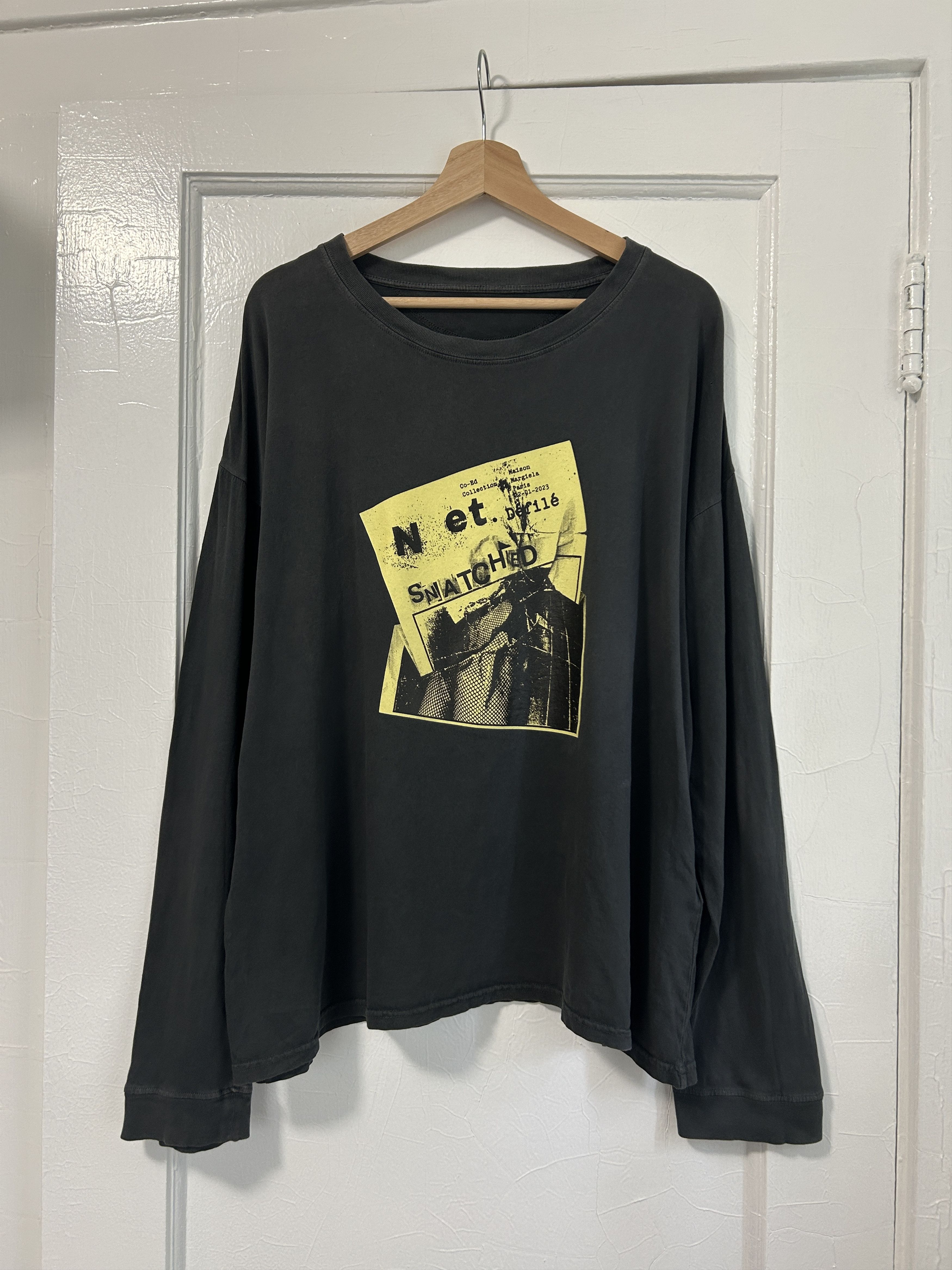 トップス Maison Margiera dark gray long sleeve T MARKED EU: Maison Margiela Dark Grey V-Neck Long-Sleeve T-Shirt