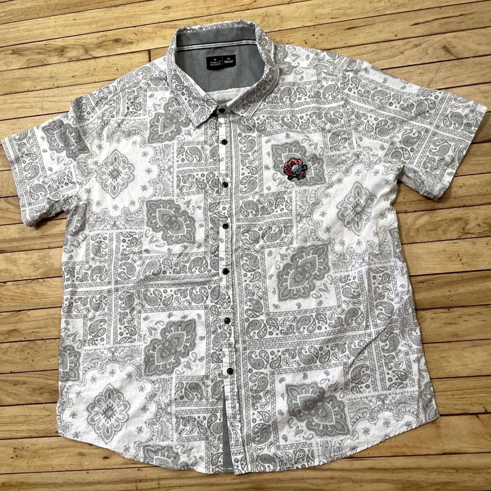 Vintage PUBLIC RECORD Shirt Men 2XL Skull Rose Bandana Paisley Punk Rock Streetwear XXL Size US XXL / EU 58 / 5 - 2 Thumbnail