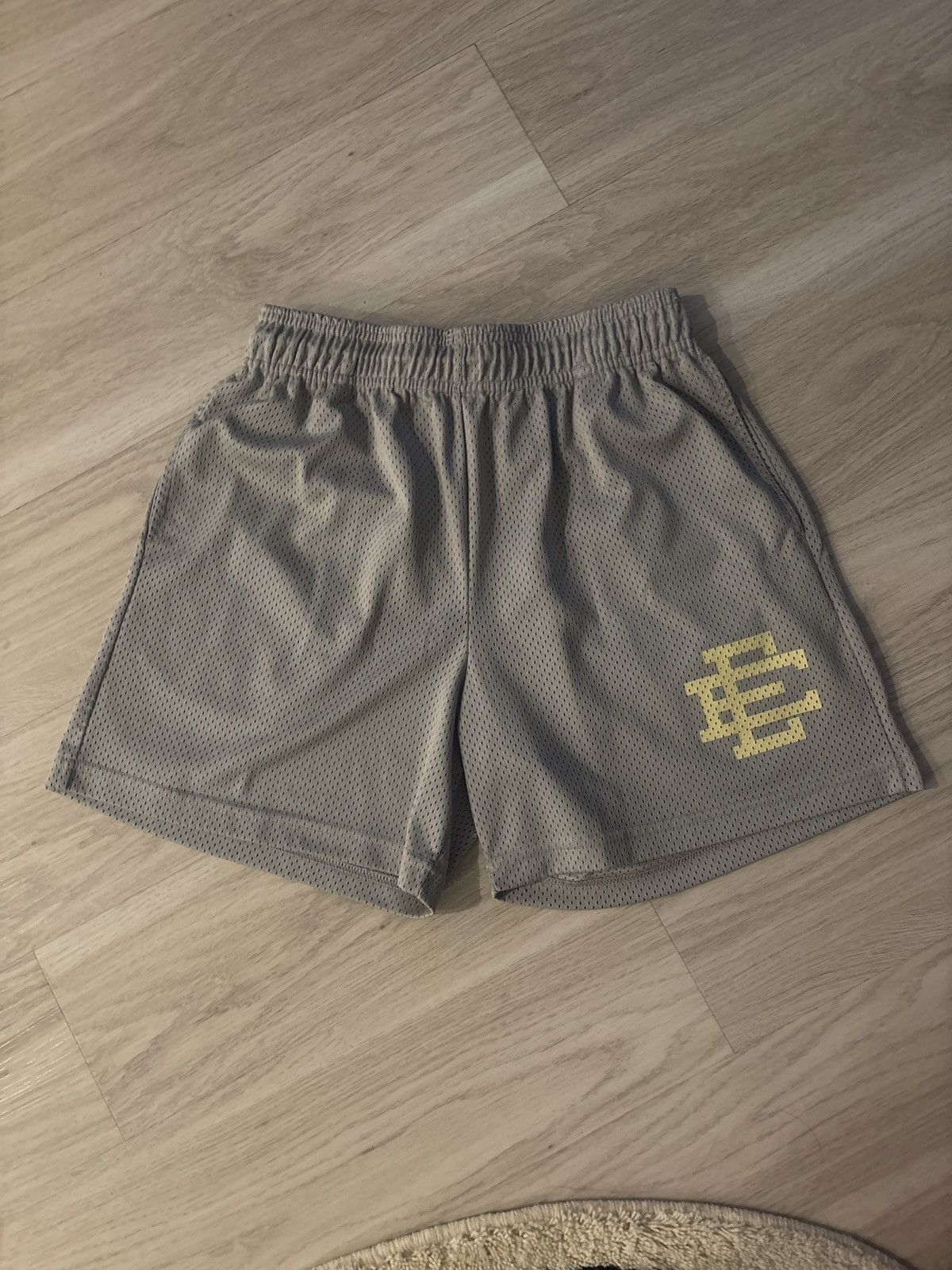 Eric Emanuel Eric Emanuel grey mesh shorts medium Size US 30 / EU 46 - 1 Thumbnail