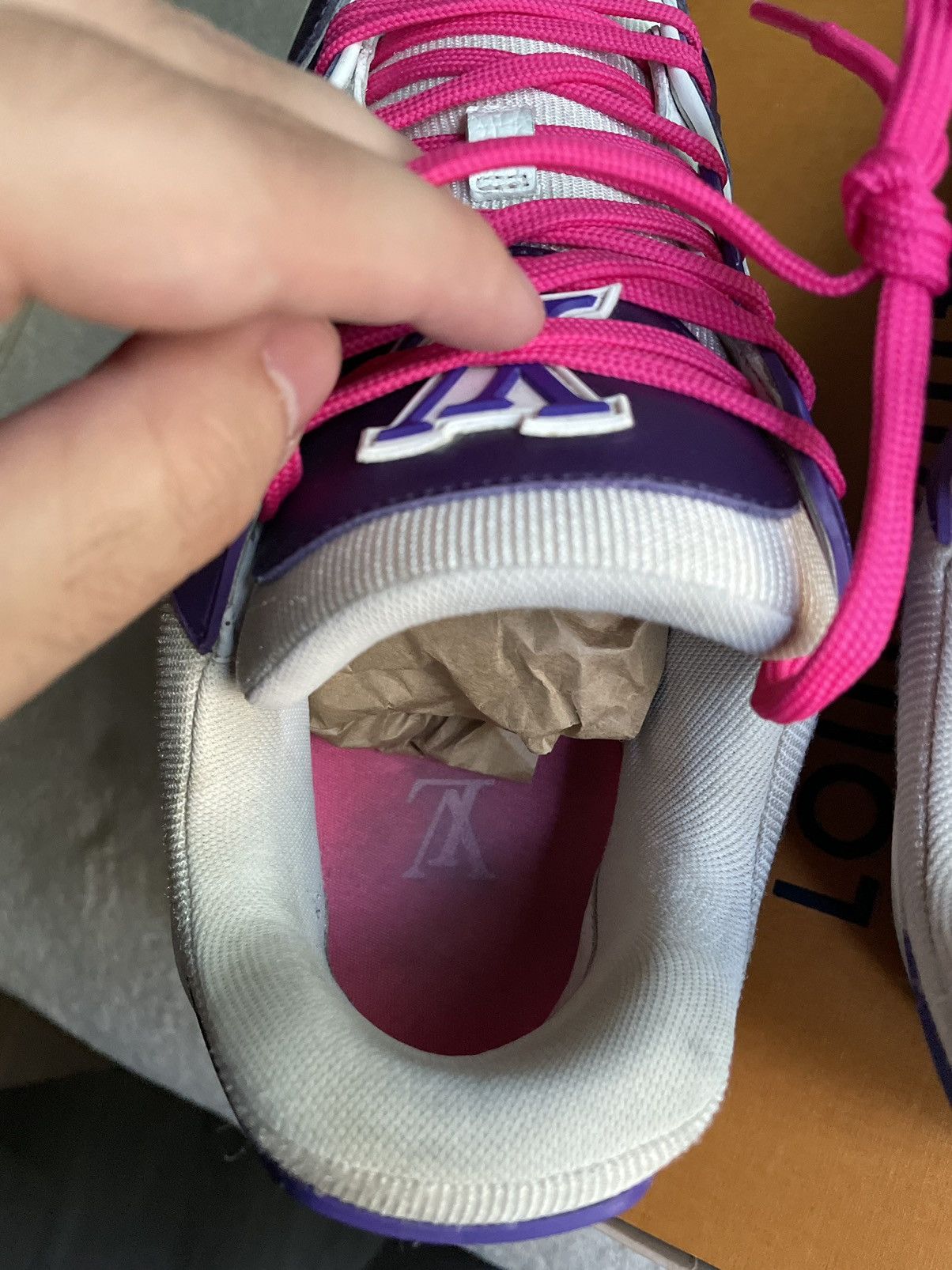 Louis Vuitton Louis Vuitton White Purple Rose Trainer Sneaker Size US 8.5 / EU 41-42 - 13 Thumbnail