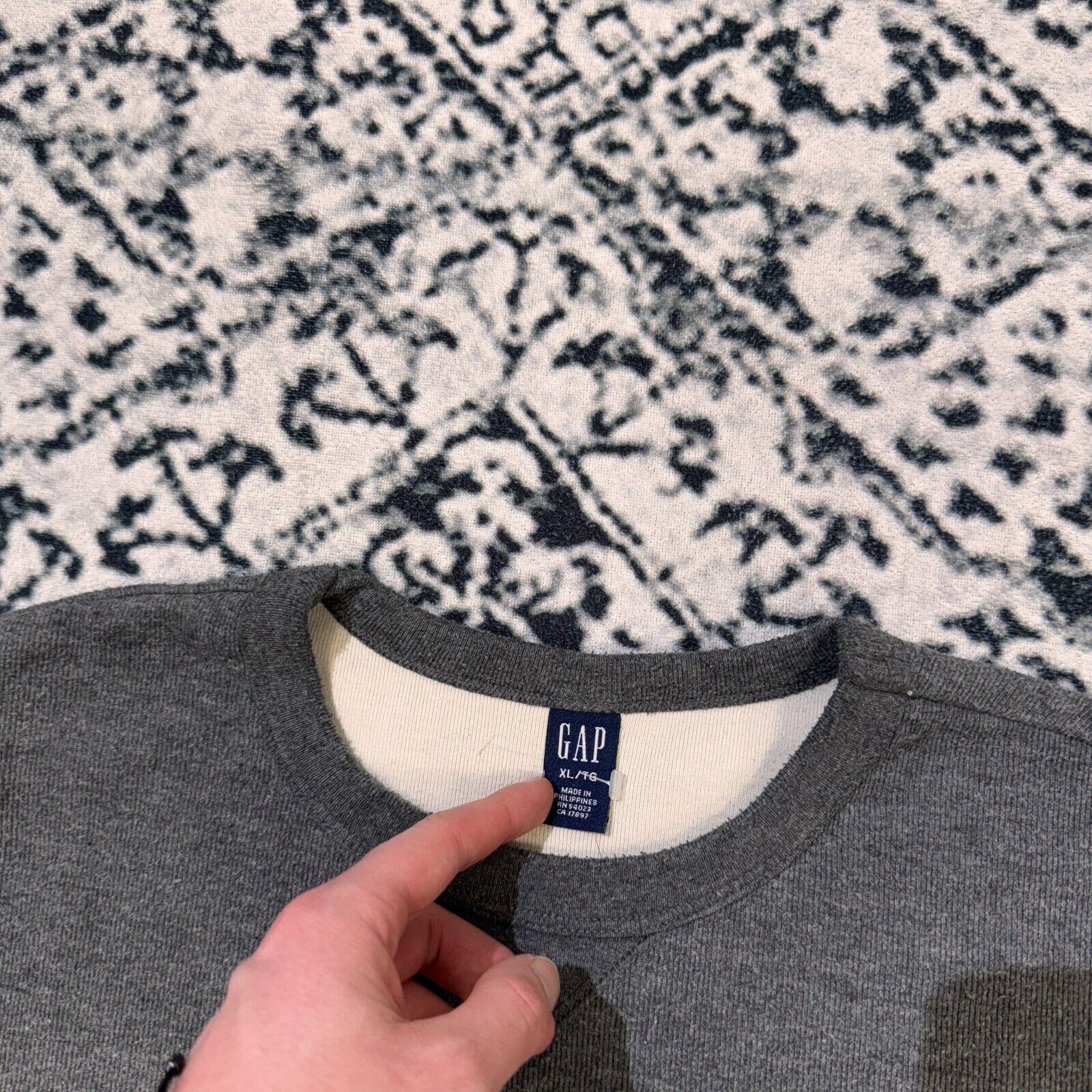 Gap × Vintage Vintage Gap Unisex Gray Cotton Crewneck Size XL Essentia Size US XL / EU 56 / 4 - 7 Thumbnail