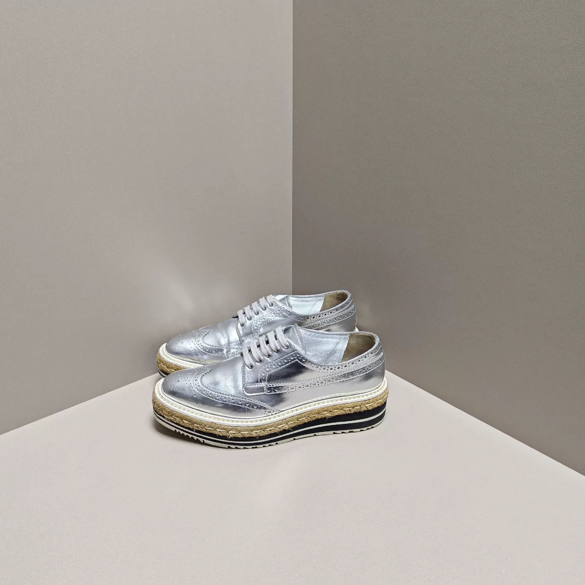 Prada Prada Lowtop Sneakers us_7 Women Size US 7 / IT 37 - 1 Thumbnail