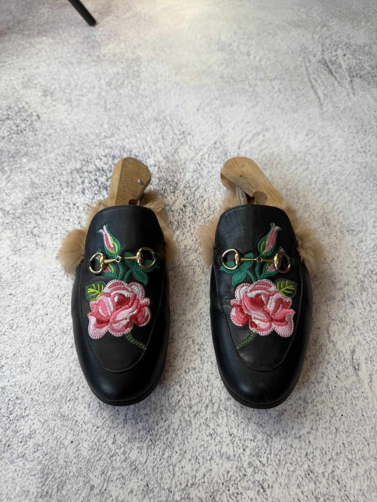 Gucci Gucci Princetown Fur Slippers with Rose Embroidery Size US 5.5 / EU 38 - 1 Thumbnail
