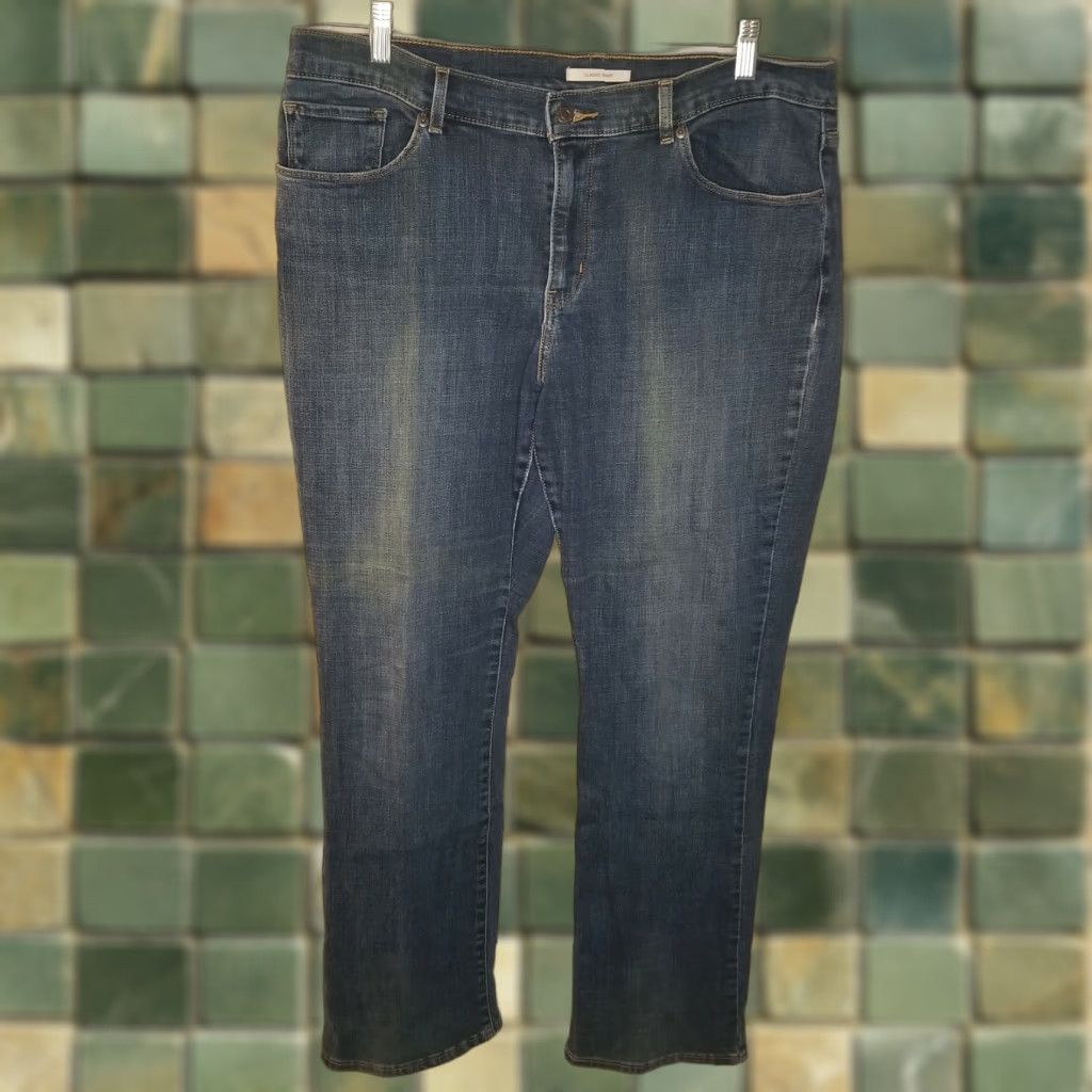 Levi's Levi's Jeans Bootcut Women Size 16 Regular 31" Inseam Blue Size 38" / US 16 / IT 52 - 1 Thumbnail