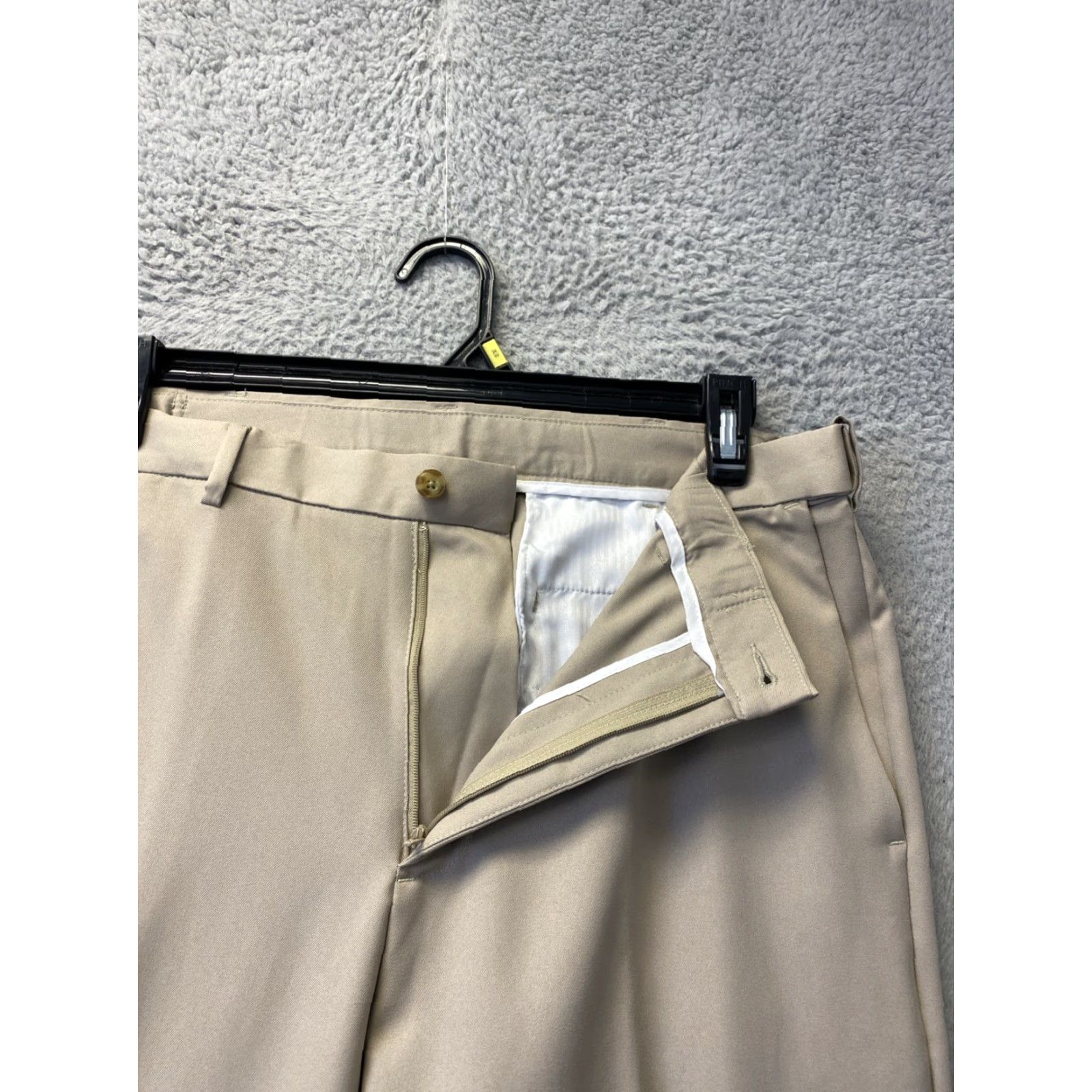 PGA Tour PGA Tour Golf Pants Mens 34x33 Khaki Expandable Waist Polyester NWOT Size US 34 / EU 50 - 5 Thumbnail