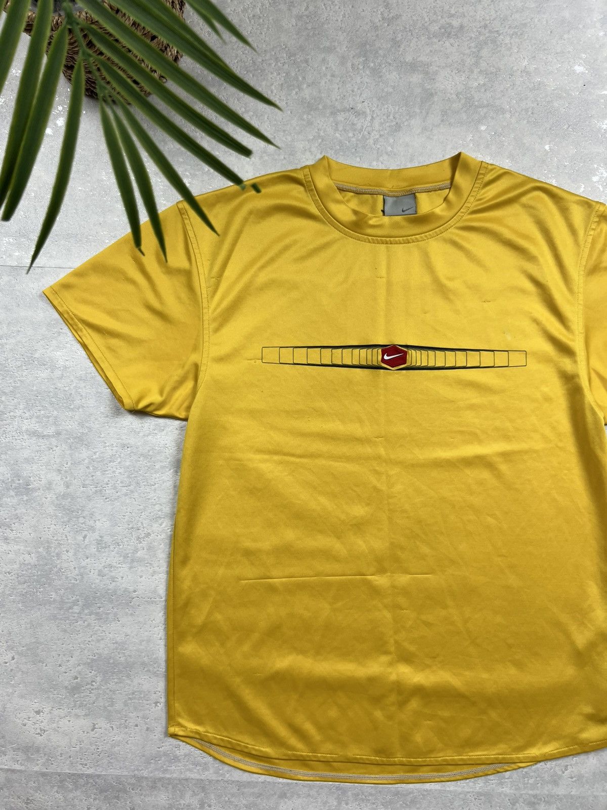 Nike 90s Nike Central Swoosh TN Vintage Y2K Drill Retro T-Shirt Size US S / EU 44-46 / 1 - 2 Thumbnail