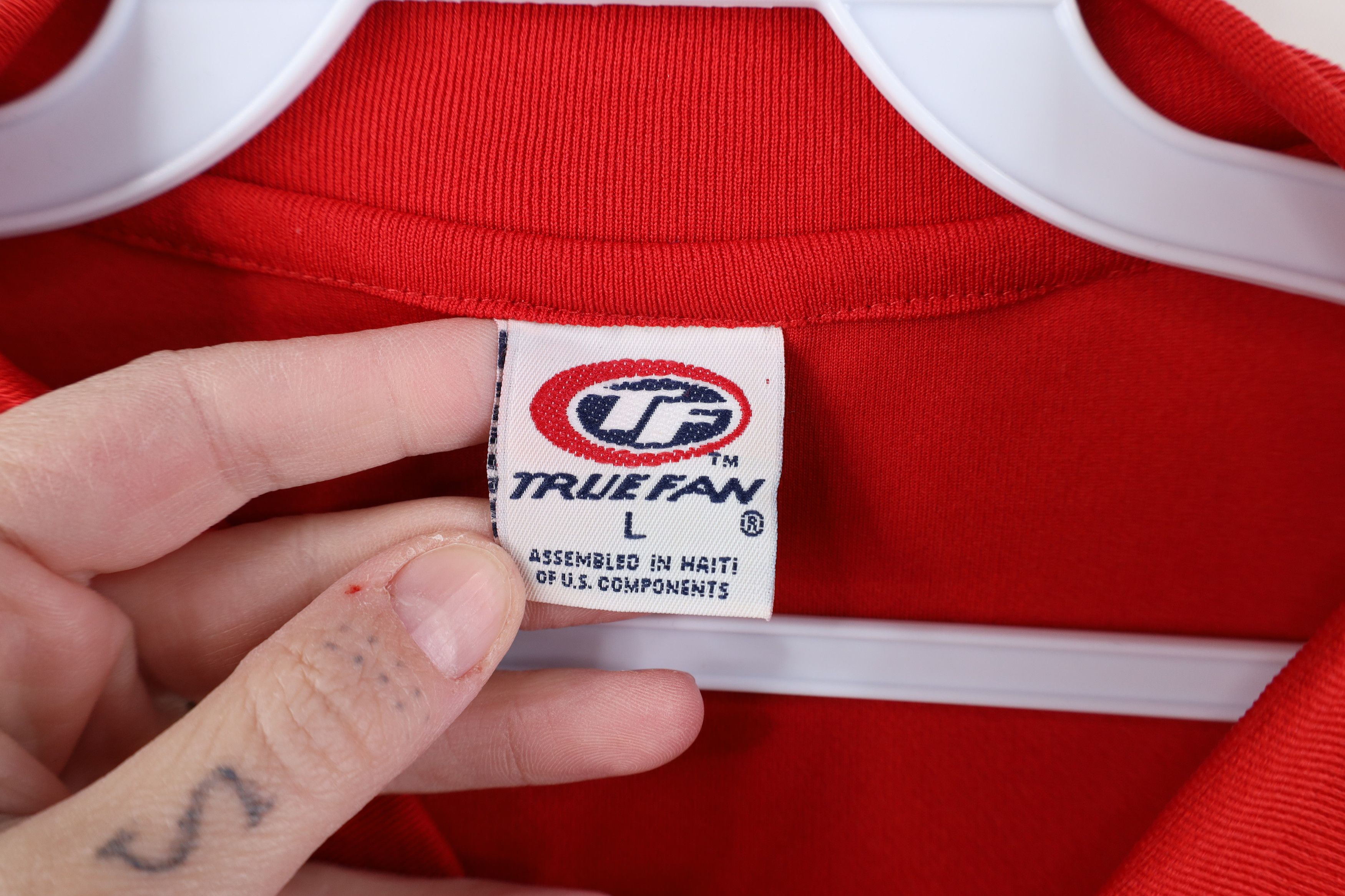 Vintage Vintage 90s Red Wings Hockey Jersey T-Shirt Red Polyester Size US L / EU 52-54 / 3 - 9 Thumbnail