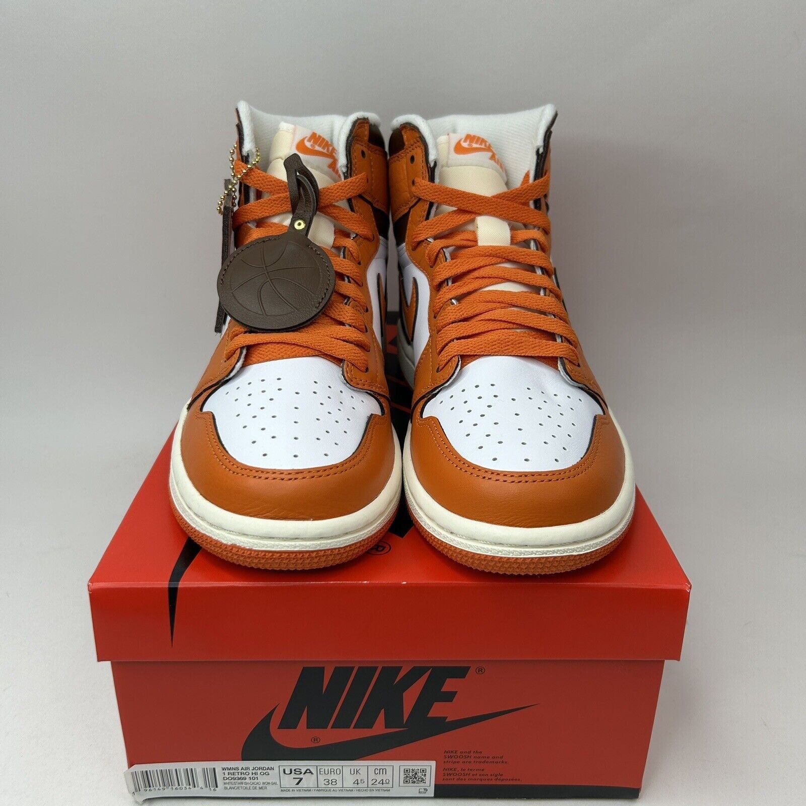 Nike Nike Air Jordan 1 Retro High OG WMNS “Starfish” 2023 Size US 7 / IT 37 - 2 Thumbnail