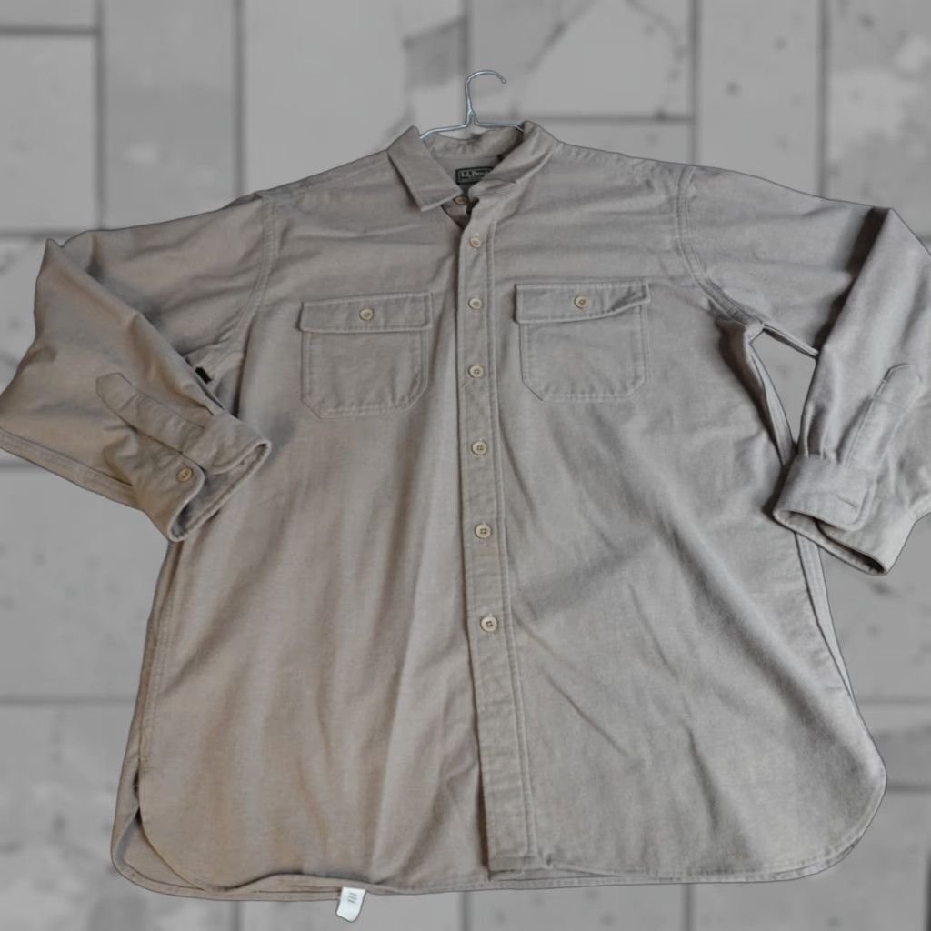 Vintage VINTAGE LL Bean Chamois Shirt Large Beige Solid Cotton 2000 Mens Long Sleeve Button-Up Flannel Size US L / EU 52-54 / 3 - 1 Thumbnail