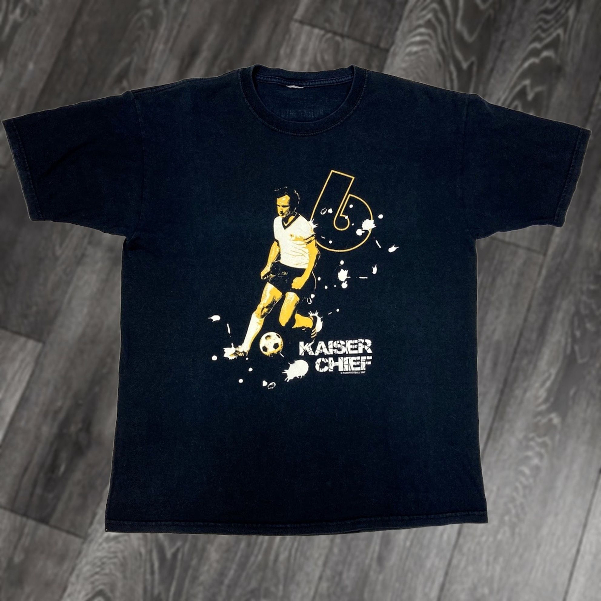 Vintage VINTAGE Punk Football Kaiser Chief 2007 Graphic T-shirt Men Large Black Soccer Size US L / EU 52-54 / 3 - 1 Thumbnail