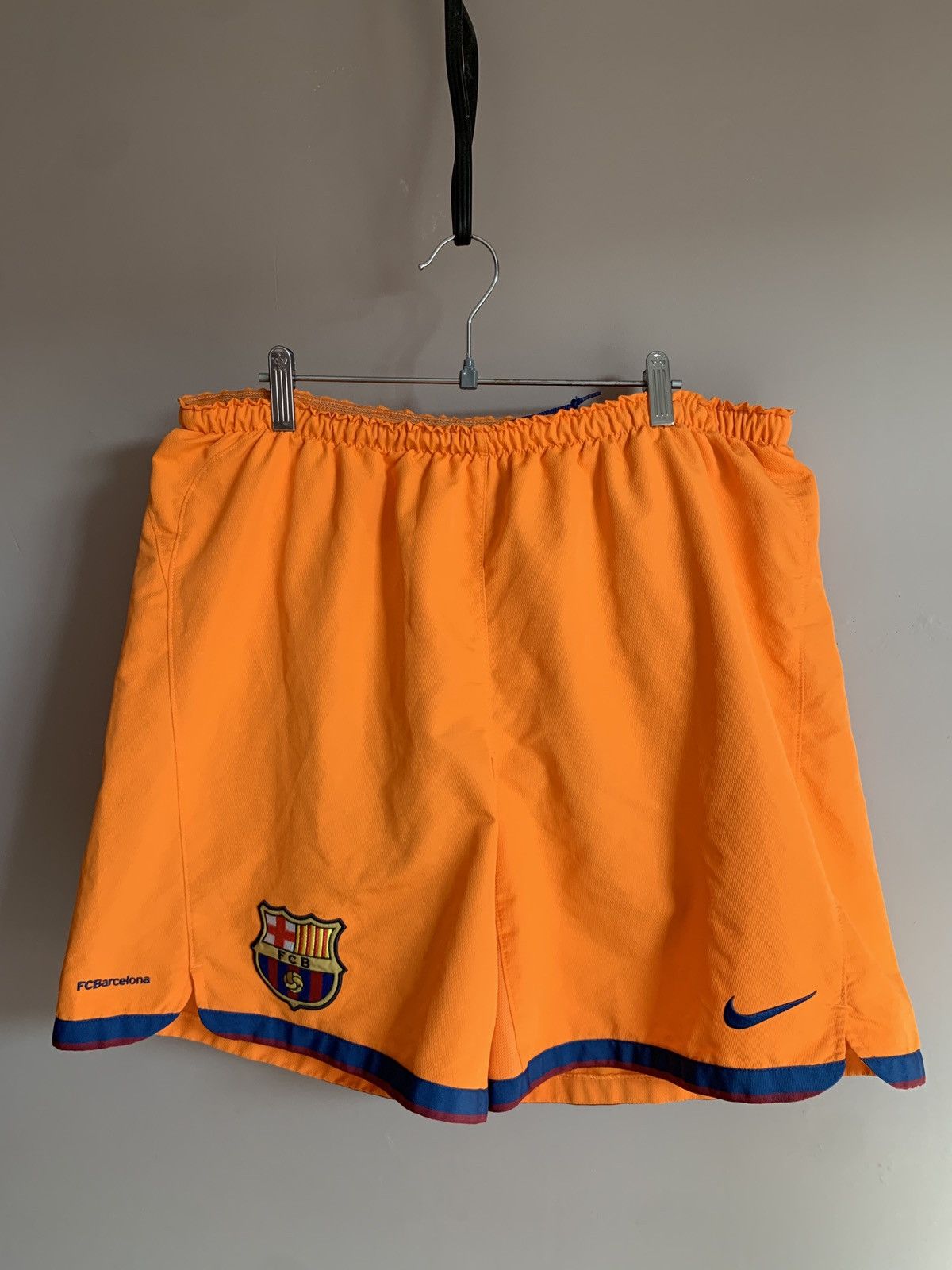 Nike Vintage FC Barcelona 2006 away orange soccer shorts Nike Size US 32 / EU 48 - 1 Thumbnail