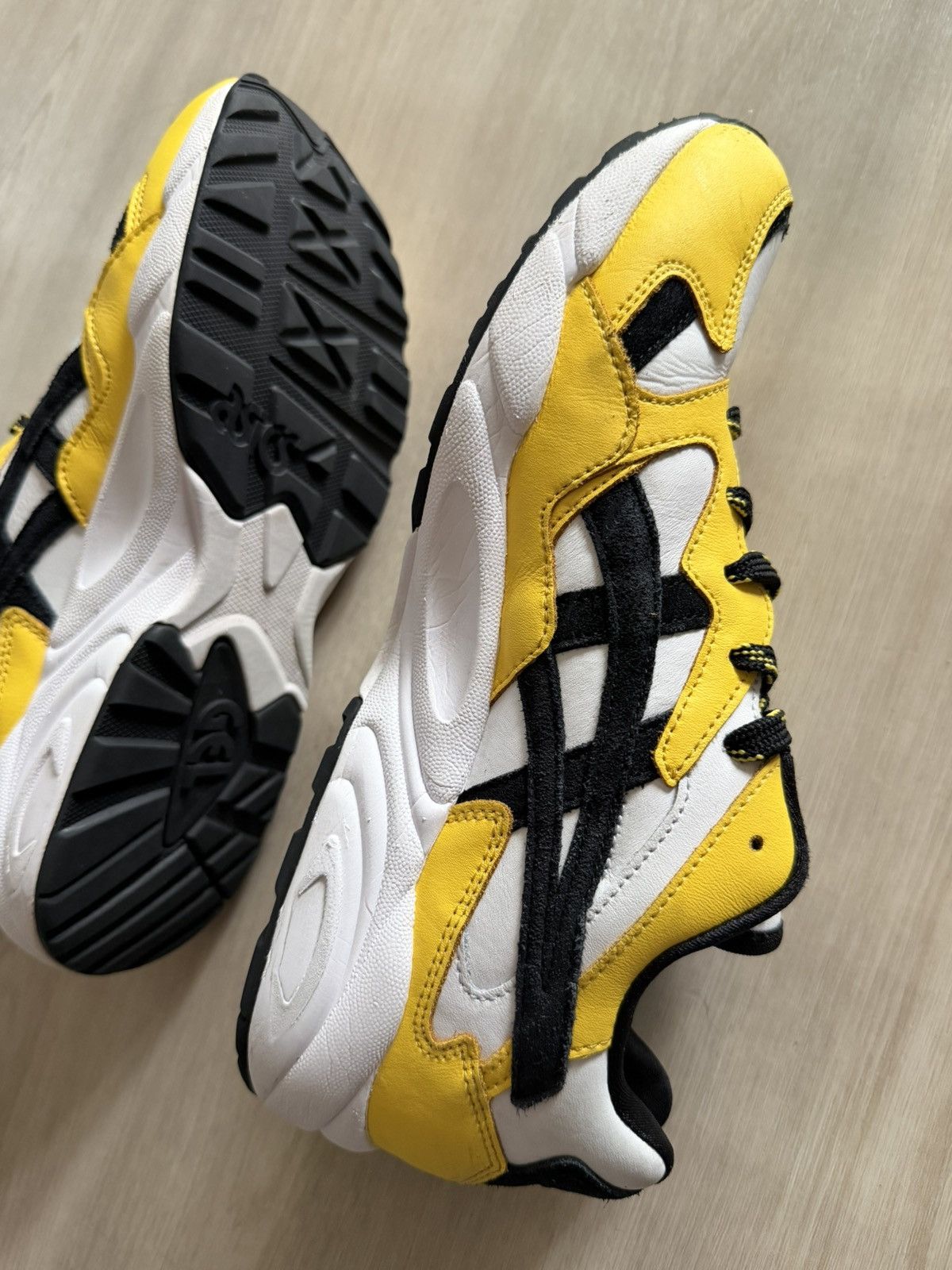 Asics ASICS Gel Diablo White Tai-Chi Yellow Men’s Sz 8 Size US 8 / EU 41 - 3 Thumbnail