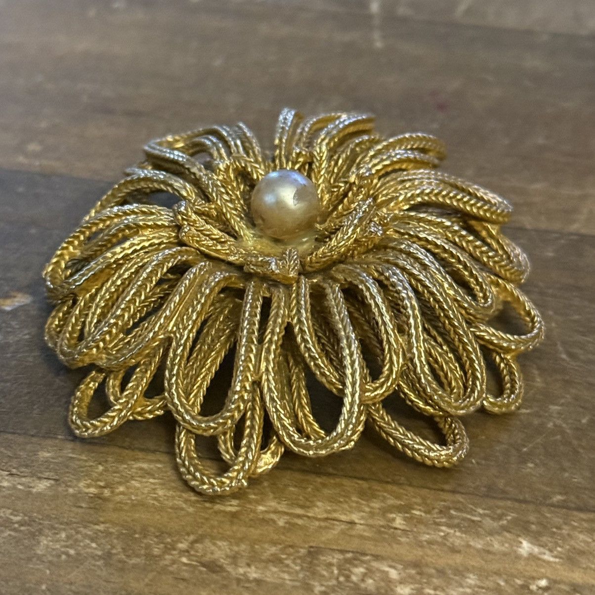 Vintage Vintage Capri gold tone flower brooch Size ONE SIZE - 2 Thumbnail