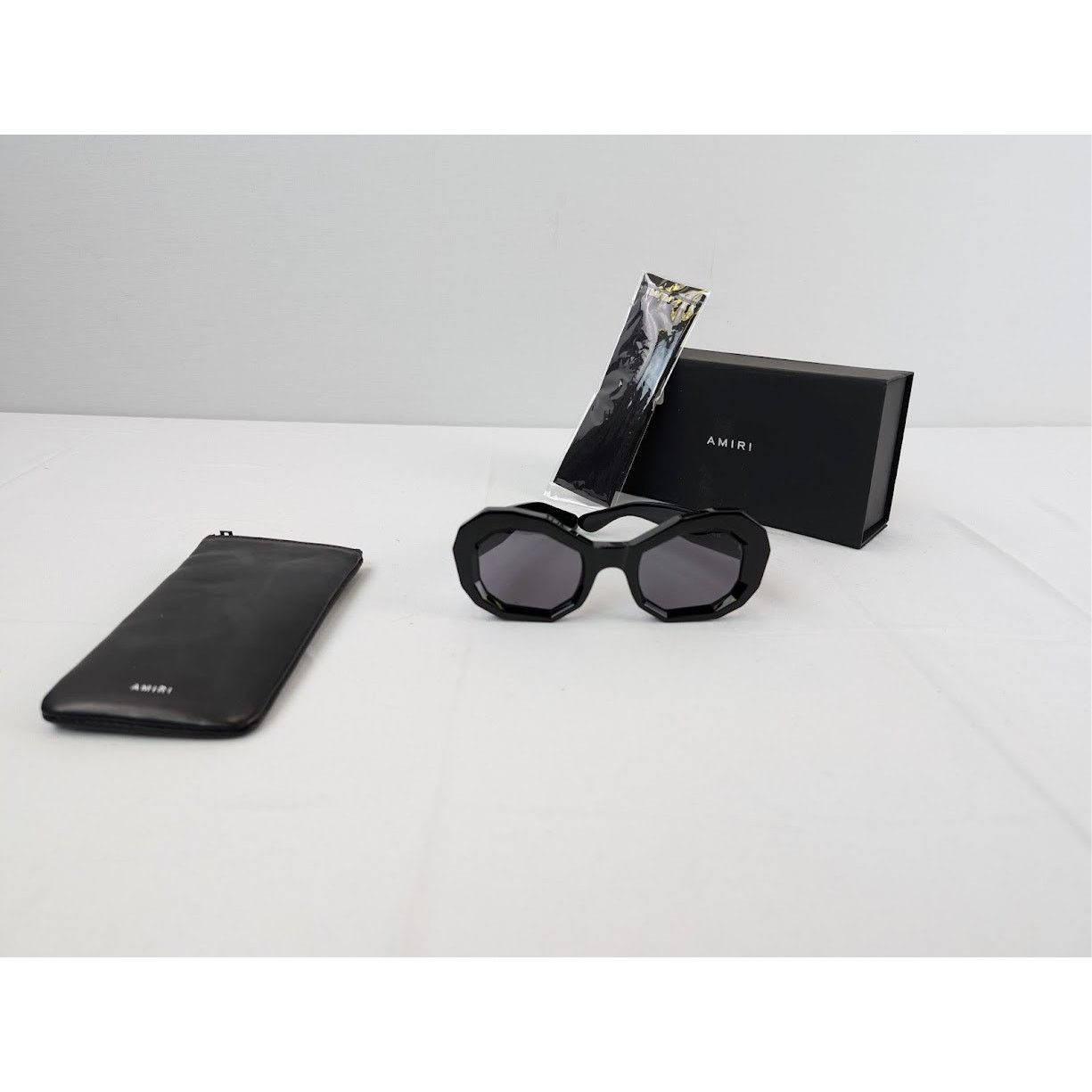 Amiri o1rshd1 Q:2 / Size: OS / Honey Comb Sunglasses in Black Size ONE SIZE - 10 Thumbnail