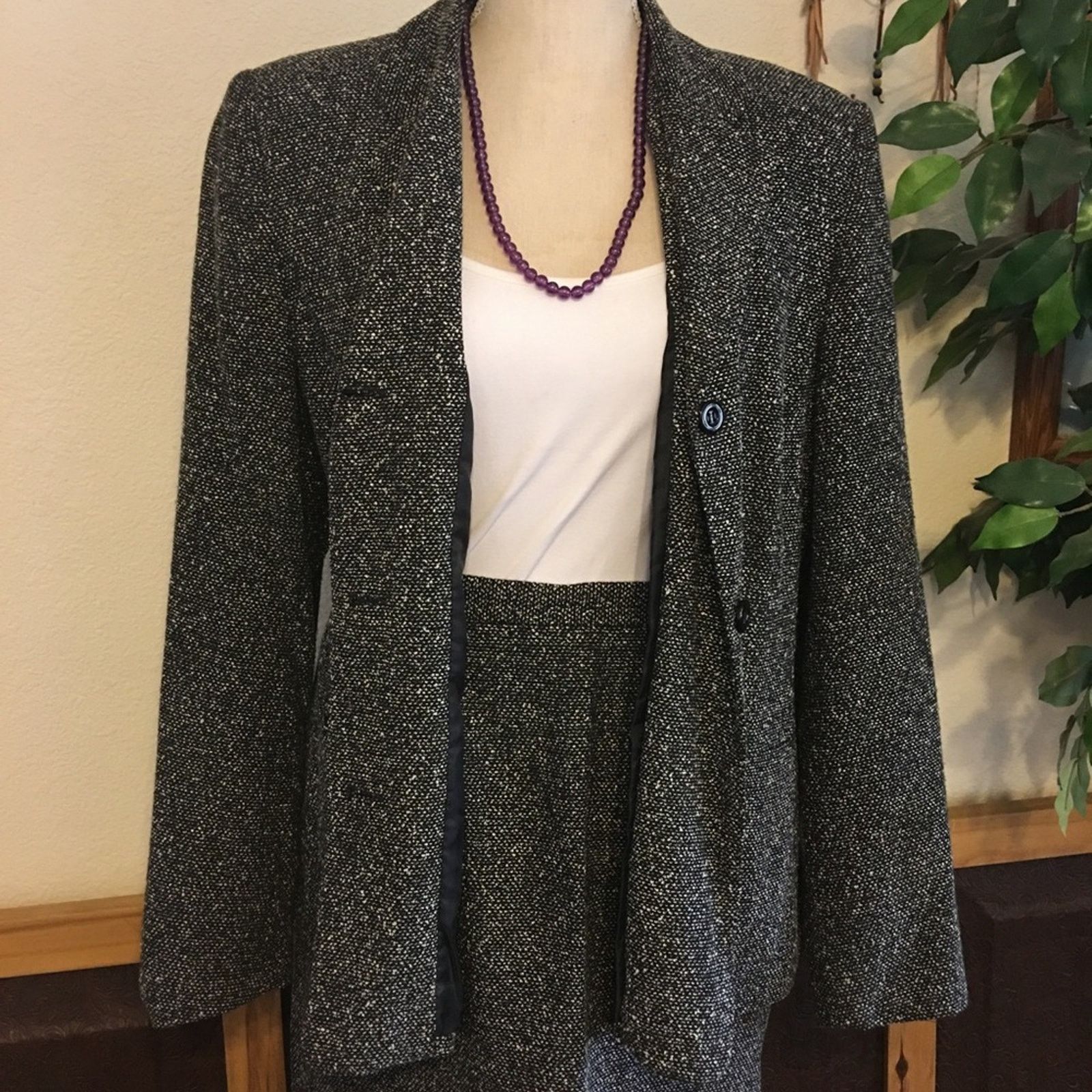 Vintage Villager black & white boucle career skirt suit 10 Size L / US 10 / IT 46 - 9 Thumbnail