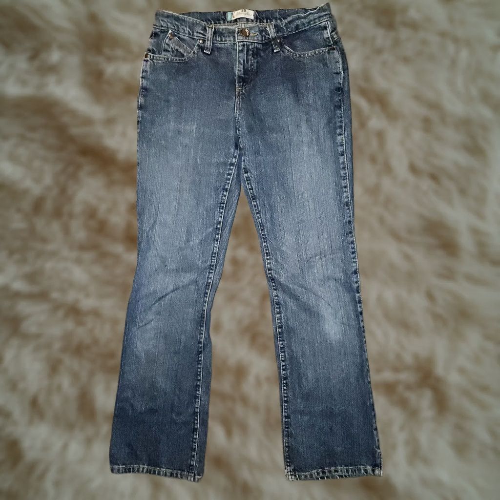 Wrangler VINTAGE Wrangler Cowgirl Cut Cash Bootcut Jeans Women 6 Blue Western Embroidered Logo Low Rise 28in 30.5in Inseam Mens? No Size 28" / US 6 / IT 42 - 1 Thumbnail