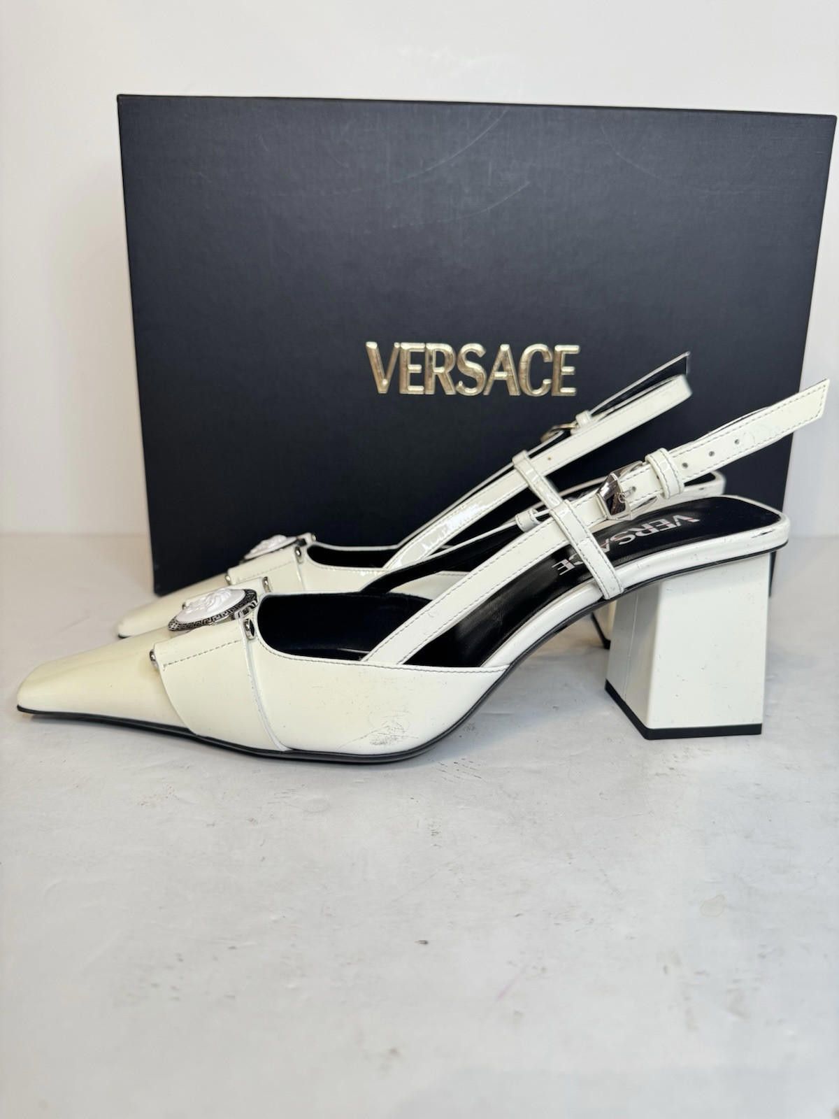 Versace Versace Medusa Head leather pumps Size 37/7 Size US 7 / IT 37 - 4 Thumbnail