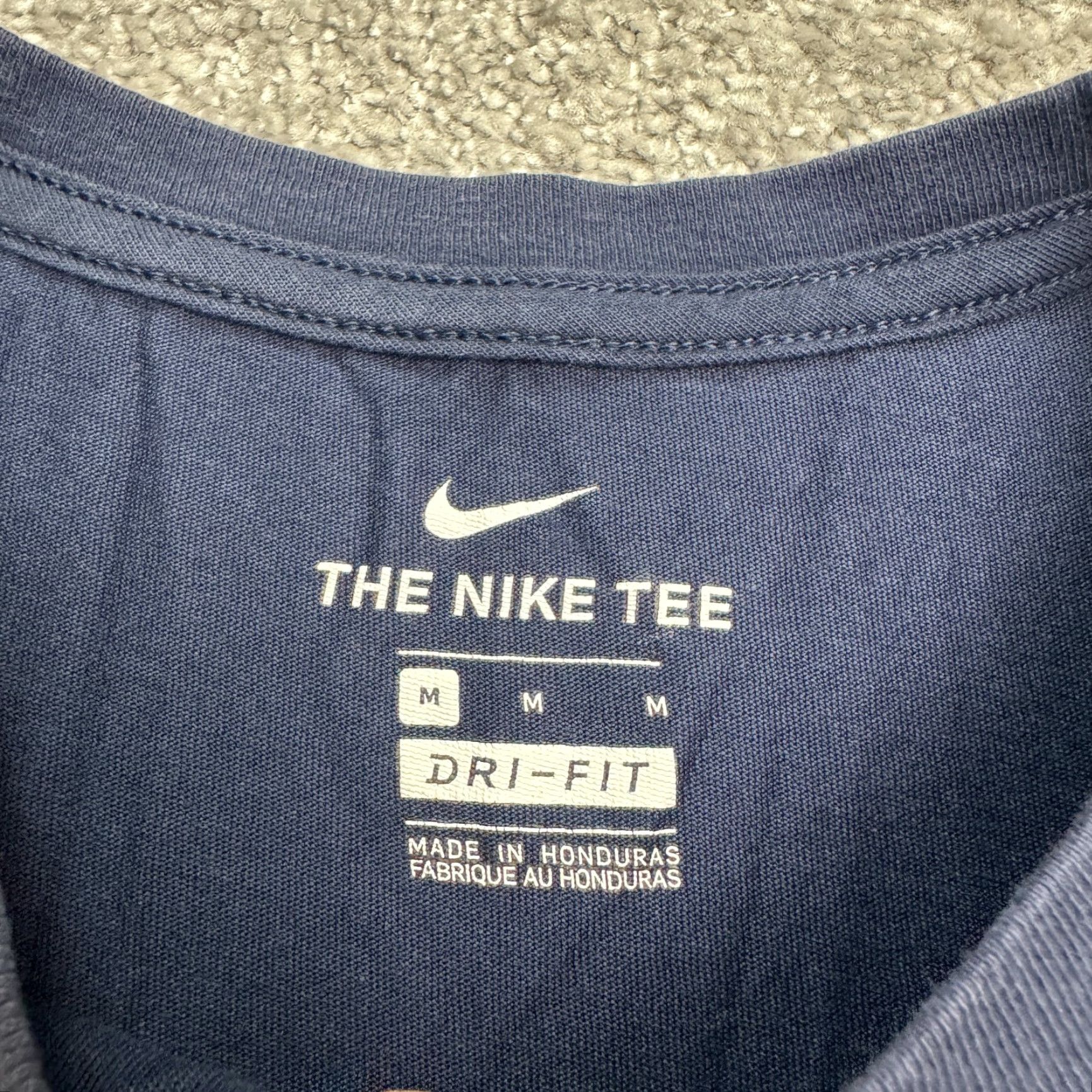 Nike Nike Dri-Fit T-Shirt Mens Medium Navy Blue Football - Nike Shirt Mens M Blue 90s? Size US M / EU 48-50 / 2 - 7 Thumbnail