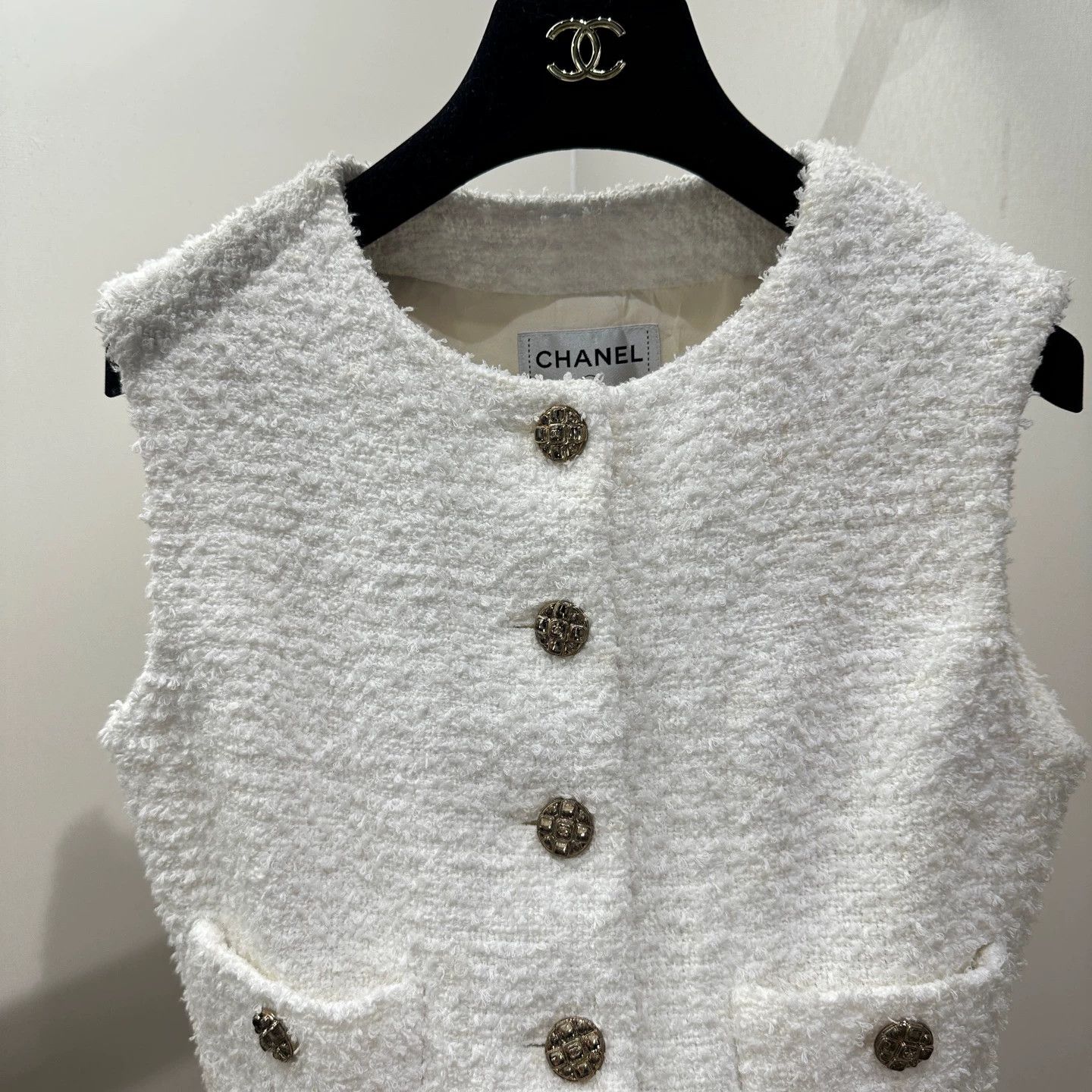 Chanel Chanel apr106 Crystal Logo Button Solid Cotton Vest 36 Size XS / US 0-2 / IT 36-38 - 7 Thumbnail