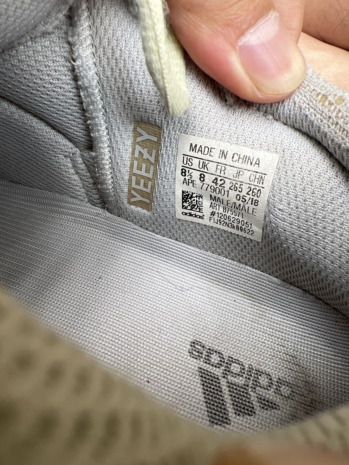 Yeezy Adidas Yeezy 700 OG Wave Runner B75571 Size US 8.5 / EU 41-42 - 9 Thumbnail