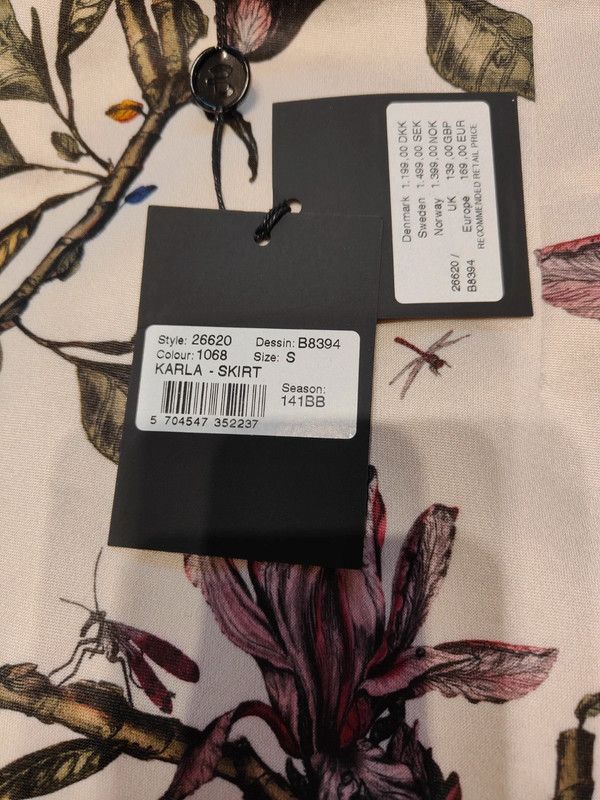 Bruuns Bazaar Elegant skirt Size 28" / US 6 / IT 42 - 3 Thumbnail