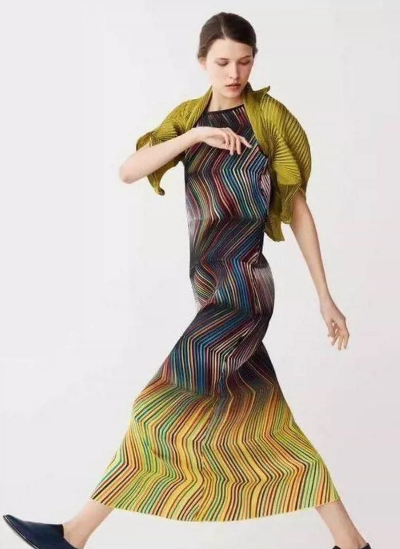 Issey Miyake Issey Miyake Rainbow gradient half skirt Size 25" / US 0 / IT 36 - 6 Thumbnail